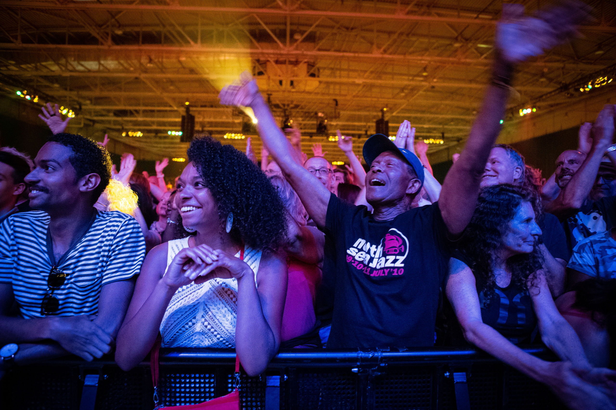 Bezoekers tijdens de tweede dag van de 43e editie van het North Sea Jazz festival in Ahoy Rotterdam.