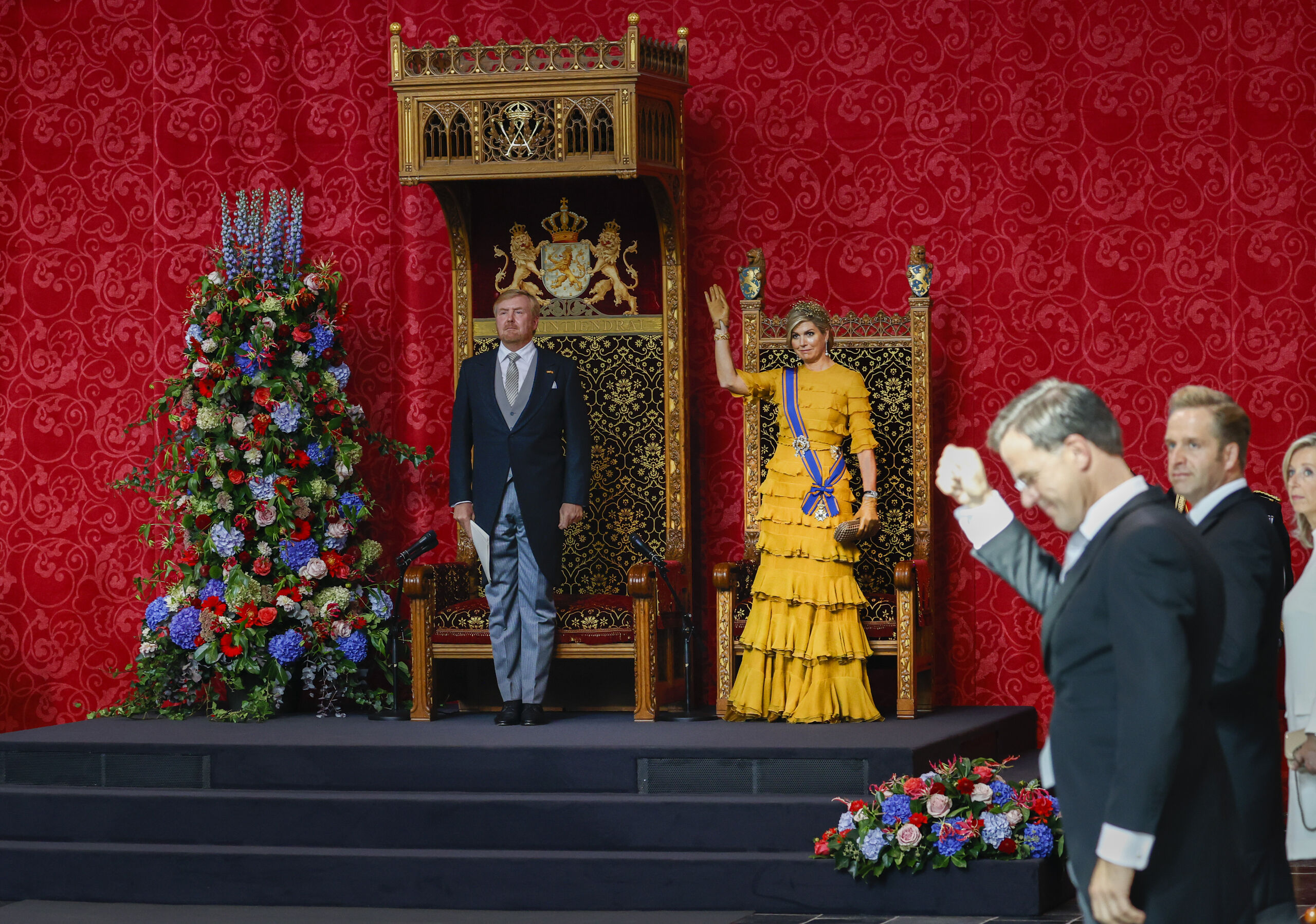 Koning Willem-Alexander en koningin Maxima na het uitspreken van de troonrede op Prinsjesdag in de Grote Kerk. 