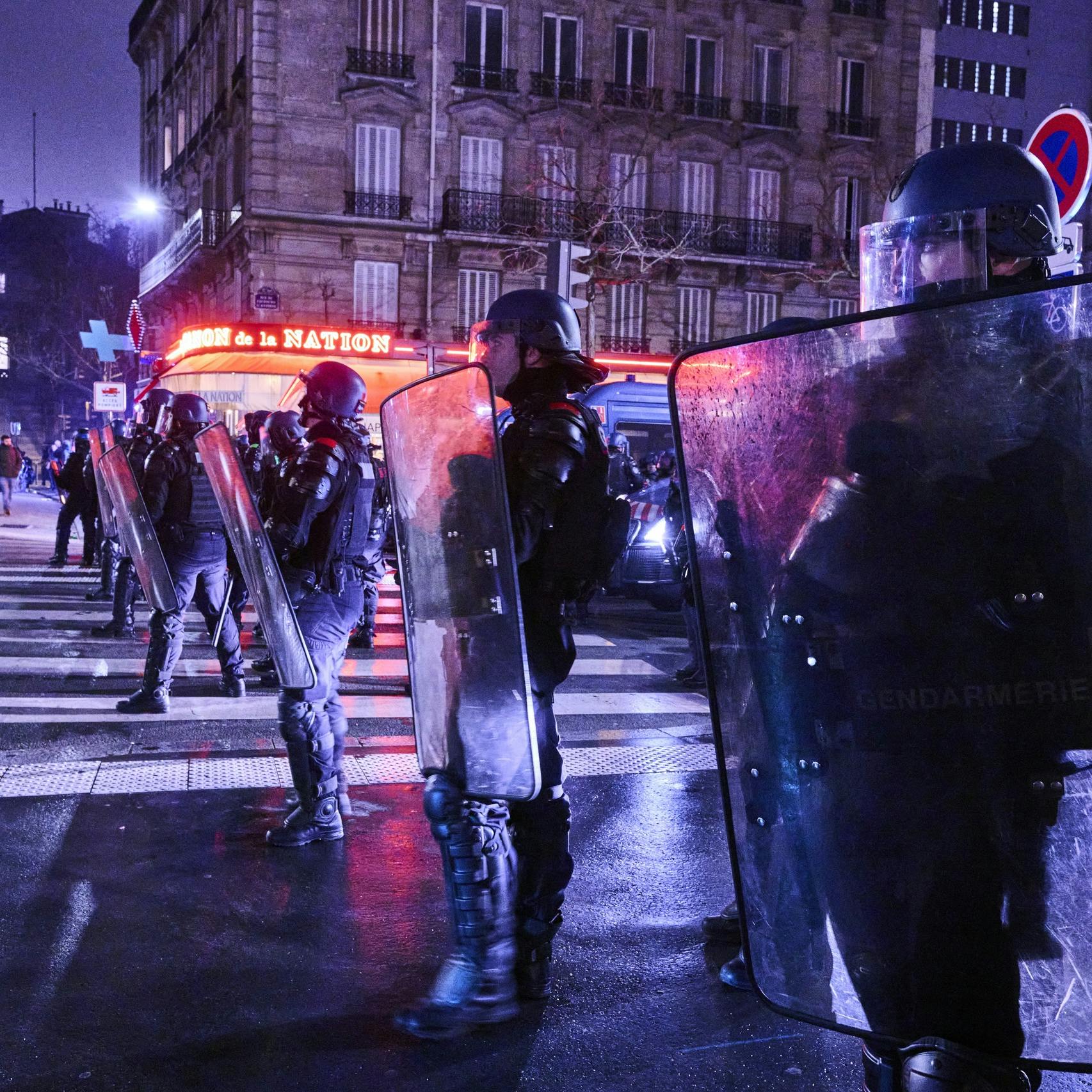 Parijs blijft bij verhoging pensioenleeftijd ondanks protesten