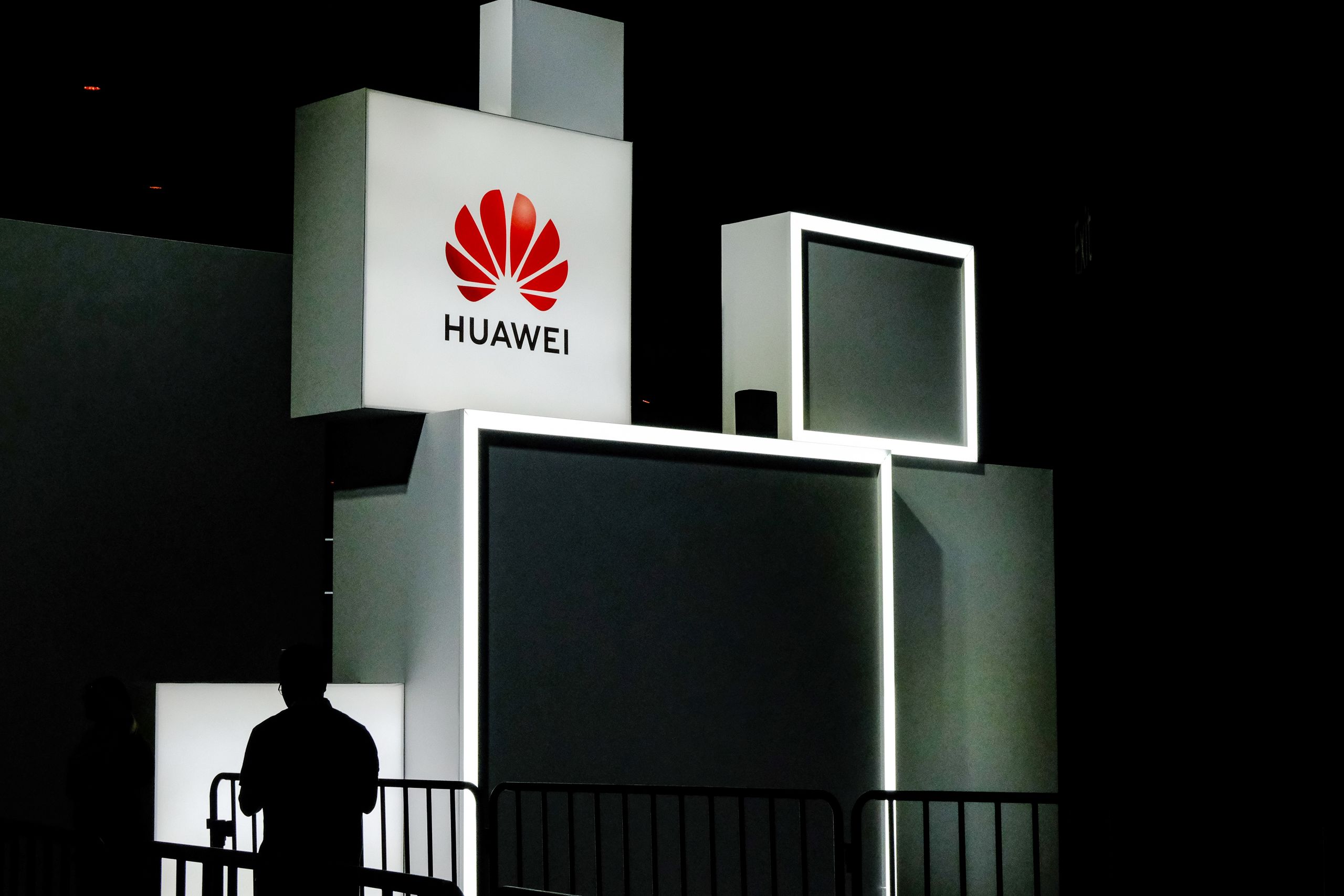 2019-09-18 09:33:44 A Huawei logo is seen during the 2019 Huawei Connect conference in Shanghai on September 18, 2019. Chinese telecom giant Huawei will step up its presence in the global market for computer hardware, a top company official said on September 18, as it weathers a US assault on the network gear and mobile phone segments in which it is already dominant. STR / AFP