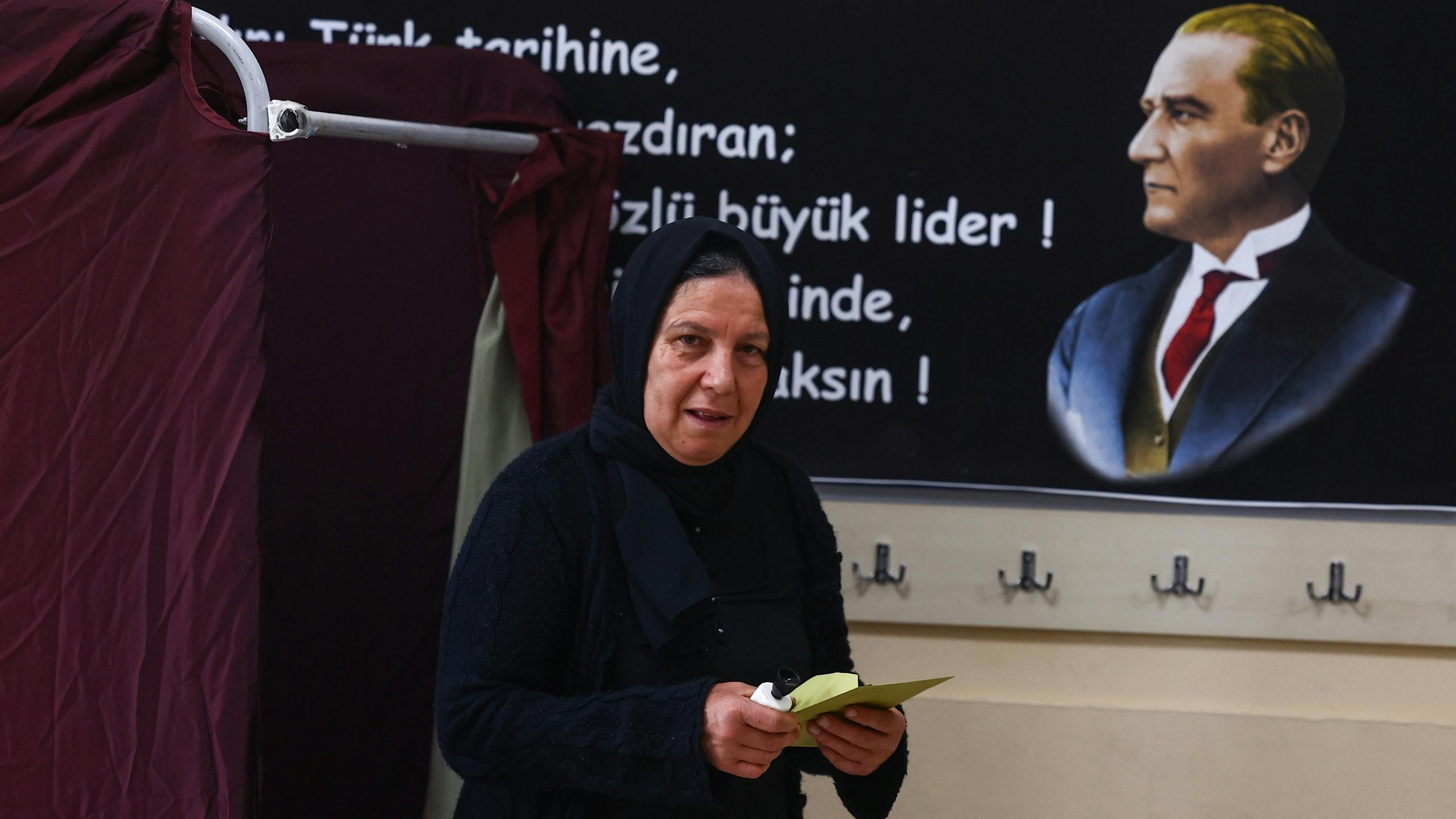 Turkse stembureaus open voor slotronde presidentsverkiezing