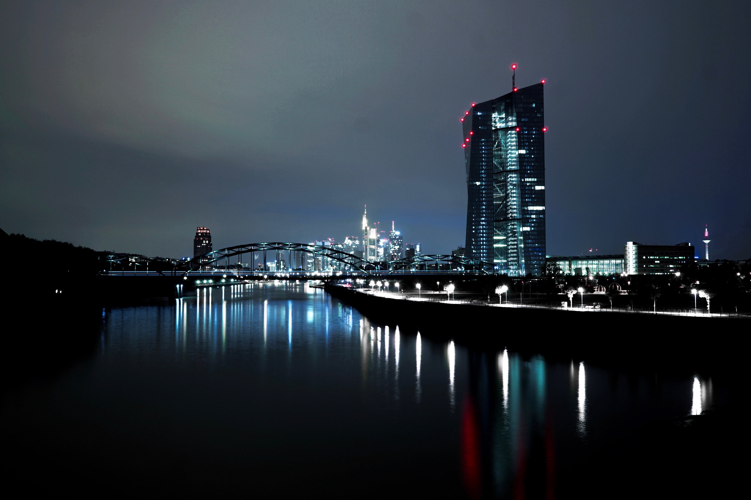 ECB headquarters in Frankfurt.  Rising inflation figures in France and Spain, among others, are causing interest rates on government bonds to rise. 