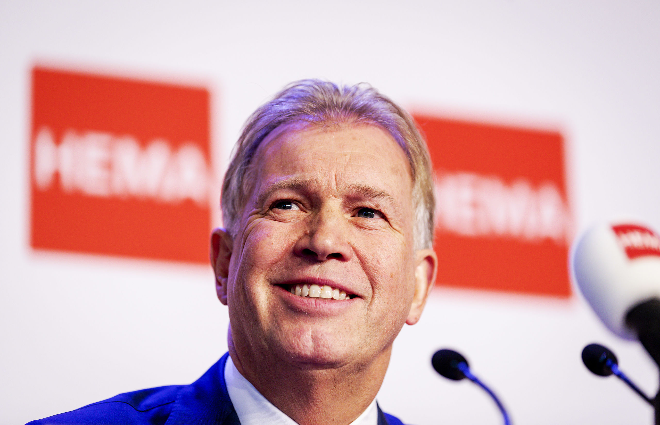 Ondernemer Marcel Boekhoorn tijdens de persconferentie over de overname van HEMA, in 2018.