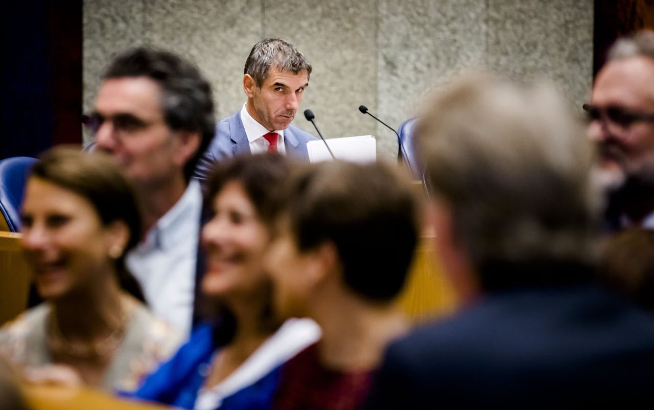 2019-09-03 18:24:25 DEN HAAG - Staatssecretaris Paul Blokhuis van Volksgezondheid, Welzijn en Sport (ChristenUnie) tijdens het debat over de invoering van het Nationale Preventieakkoord. Het Preventieakkoord zou verzuim en ziekte door roken, alcoholgebruik en overgewicht moeten terugdringen zodat de zorgkosten niet verder oplopen. ANP BART MAAT