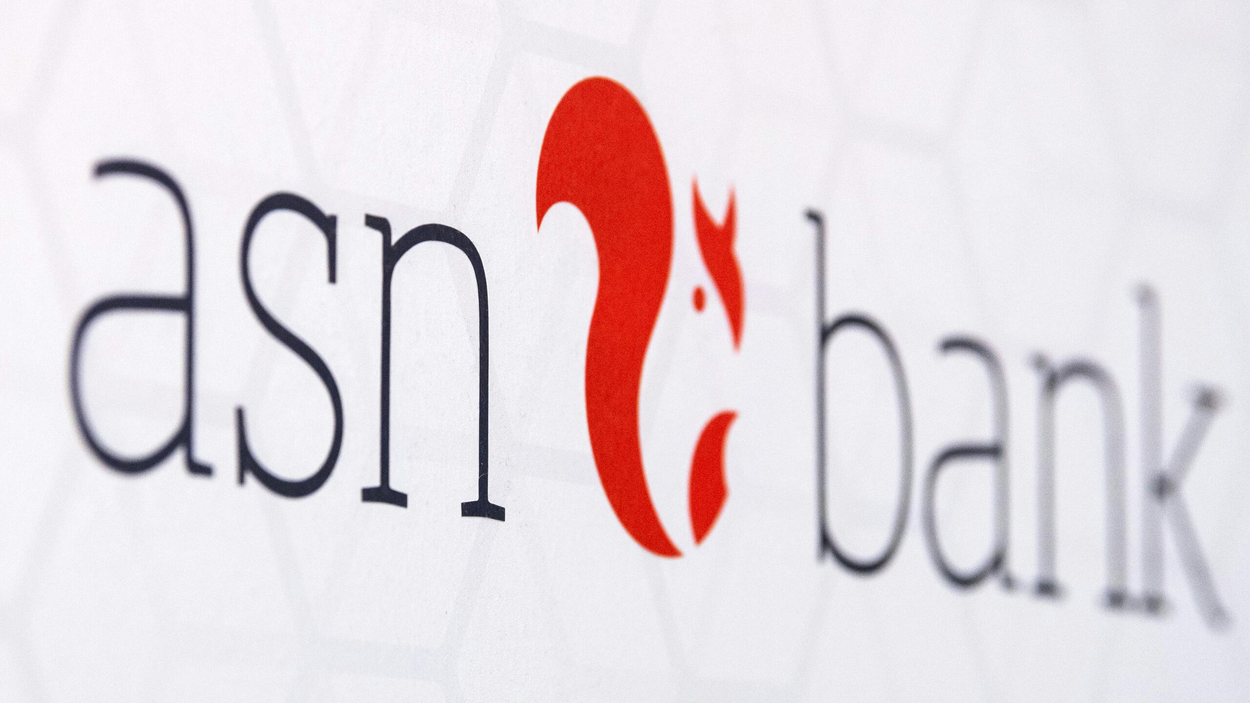 Logo van ASN Bank op het het hoofdkantoor in Utrecht.