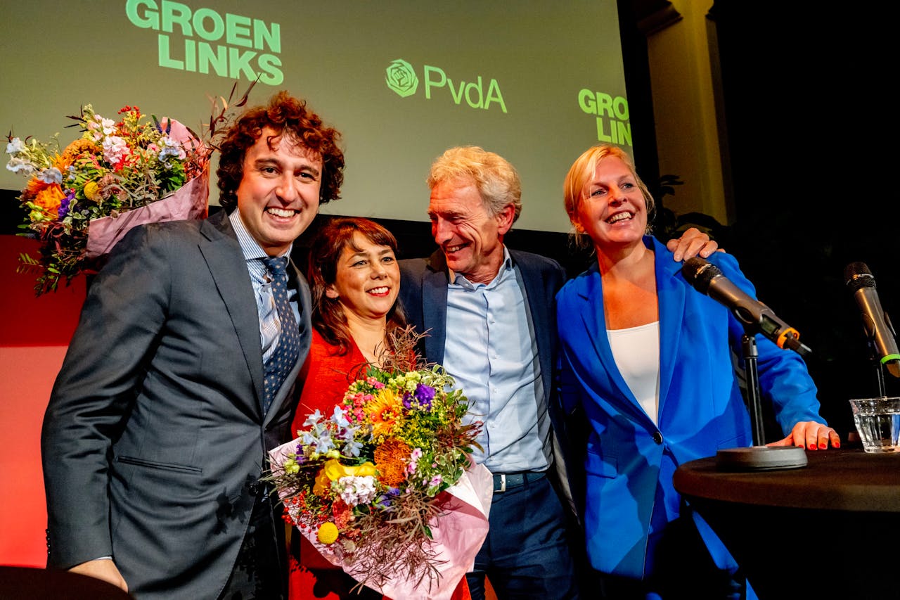 De kopstukken der PvdA en GroenLinks. Paul Rosenmöller (tweede van rechts) gaat de gezamenlijke fractie in de Eerste Kamer voorzitten.