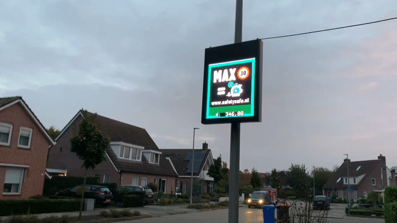 Bewoners krijgen een klein bedrag voor iedere chauffeur die zich netjes aan de snelheid houdt.