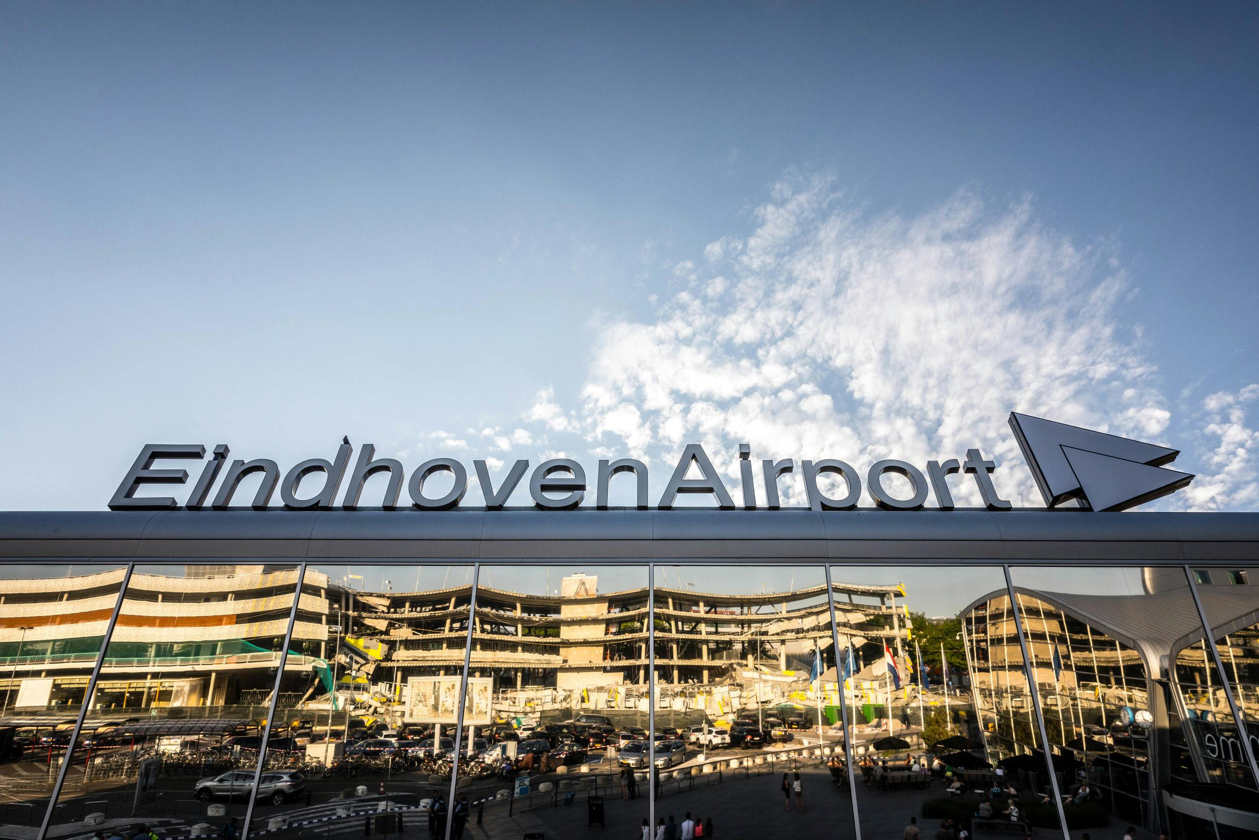 Hoe lang kan Eindhoven Airport nog