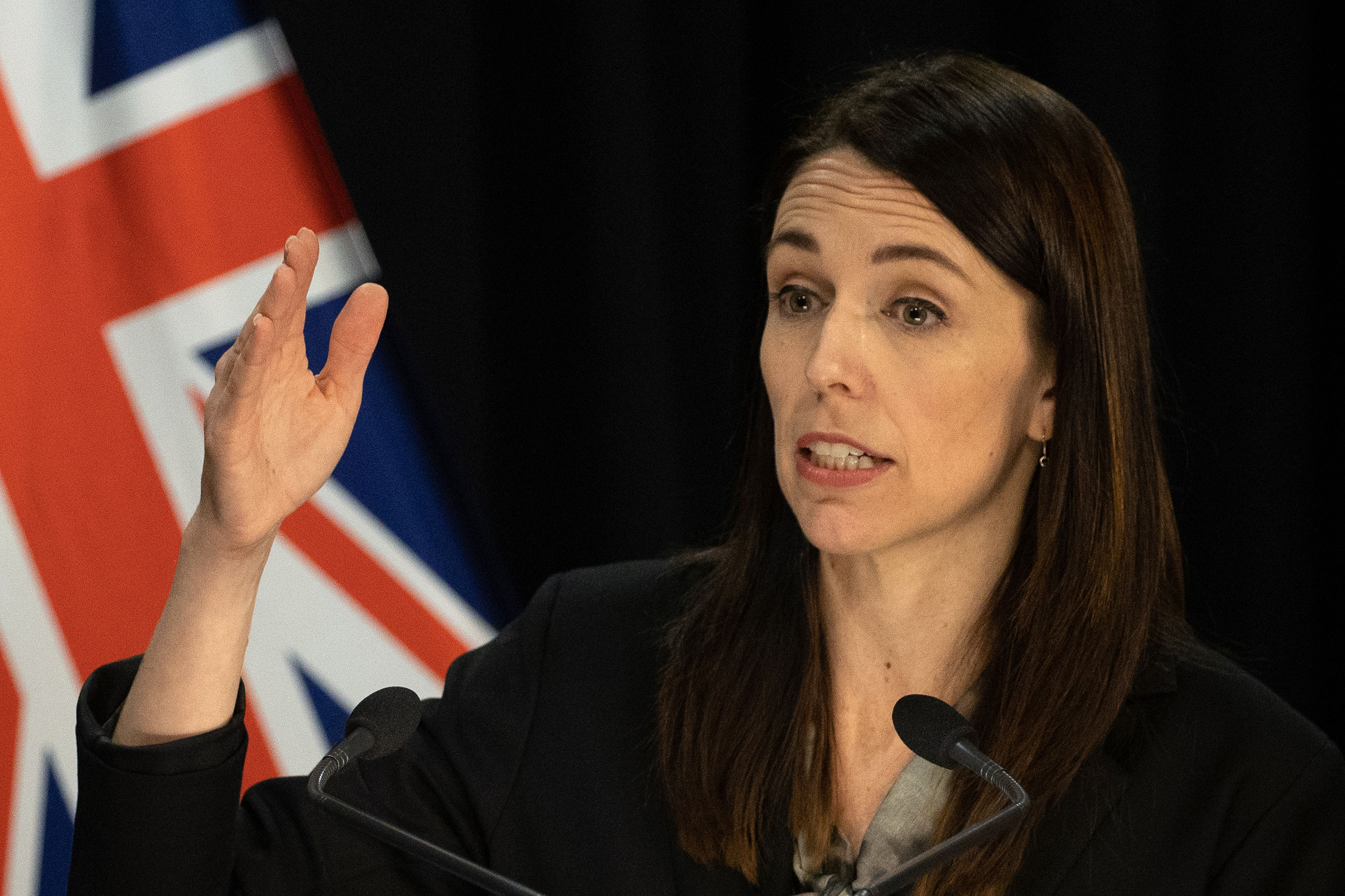 2020-08-12 01:23:29 New Zealand's Prime Minister Jacinda Ardern speaks to the media regarding the latest case of COVID-19 coronavirus infections, breaking a 102-day run of no local transmissions, at the parliament in Auckland on August 12, 2020. New Zealand's dream run of 102 days without locally transmitted coronavirus ended on August 11, prompting a stay-at-home lockdown order for the country's largest city. Marty MELVILLE / AFP