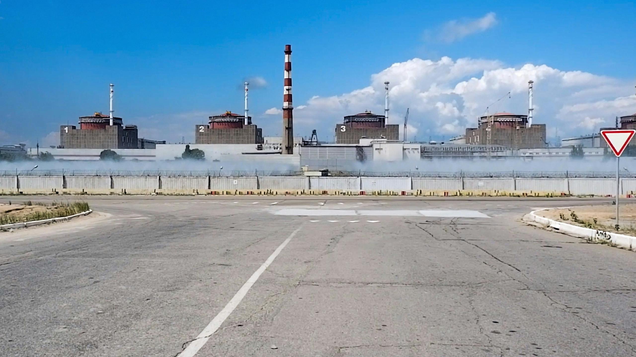 Steeds meer zorgen om bezette kerncentrale in Oekraïne: 'Kernramp reëel'
