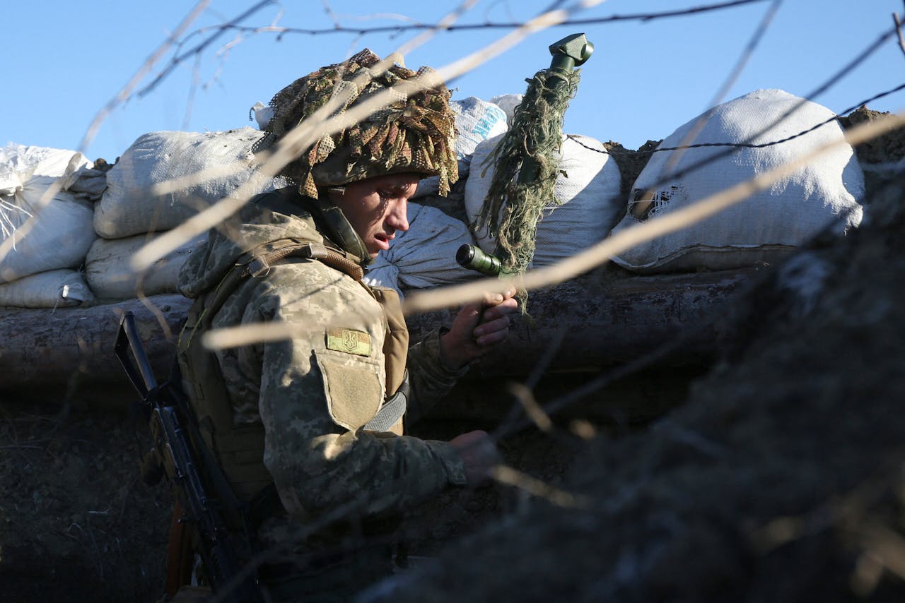 Oekraïense militair aan het front in Avdiivka