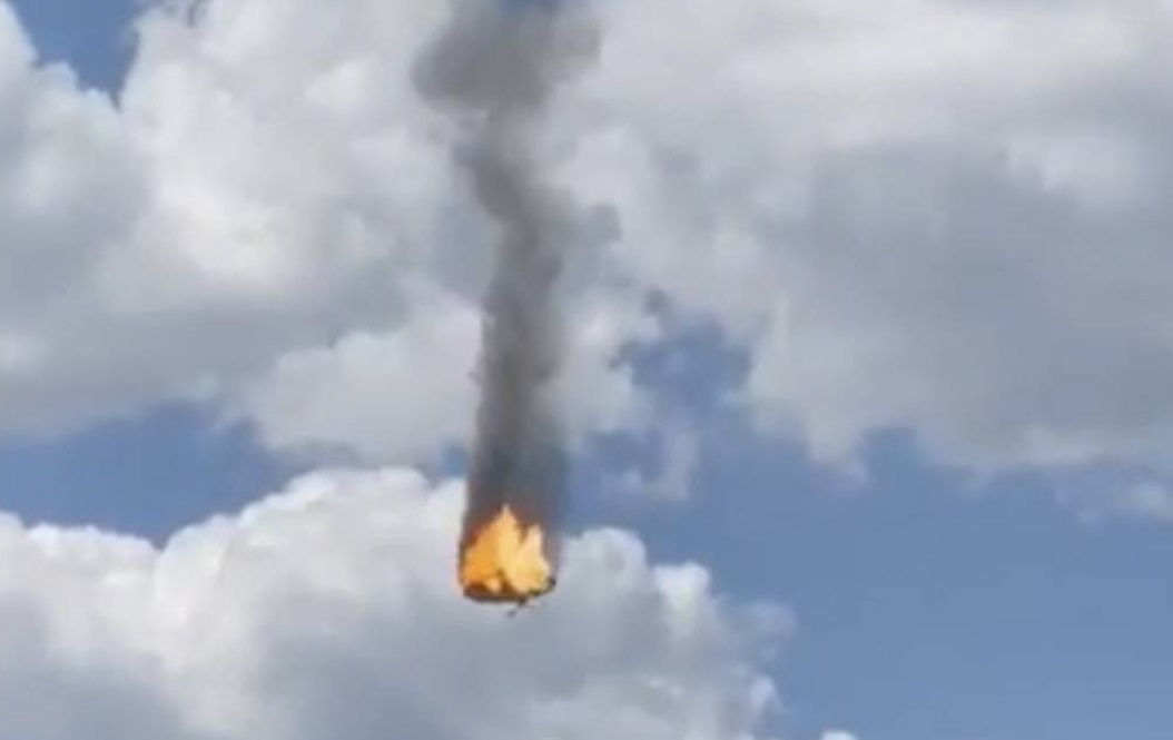 Still dal video di Telegram dell'elicottero che esplode a mezz'aria, pubblicato dall'agenzia di stampa russa TASS