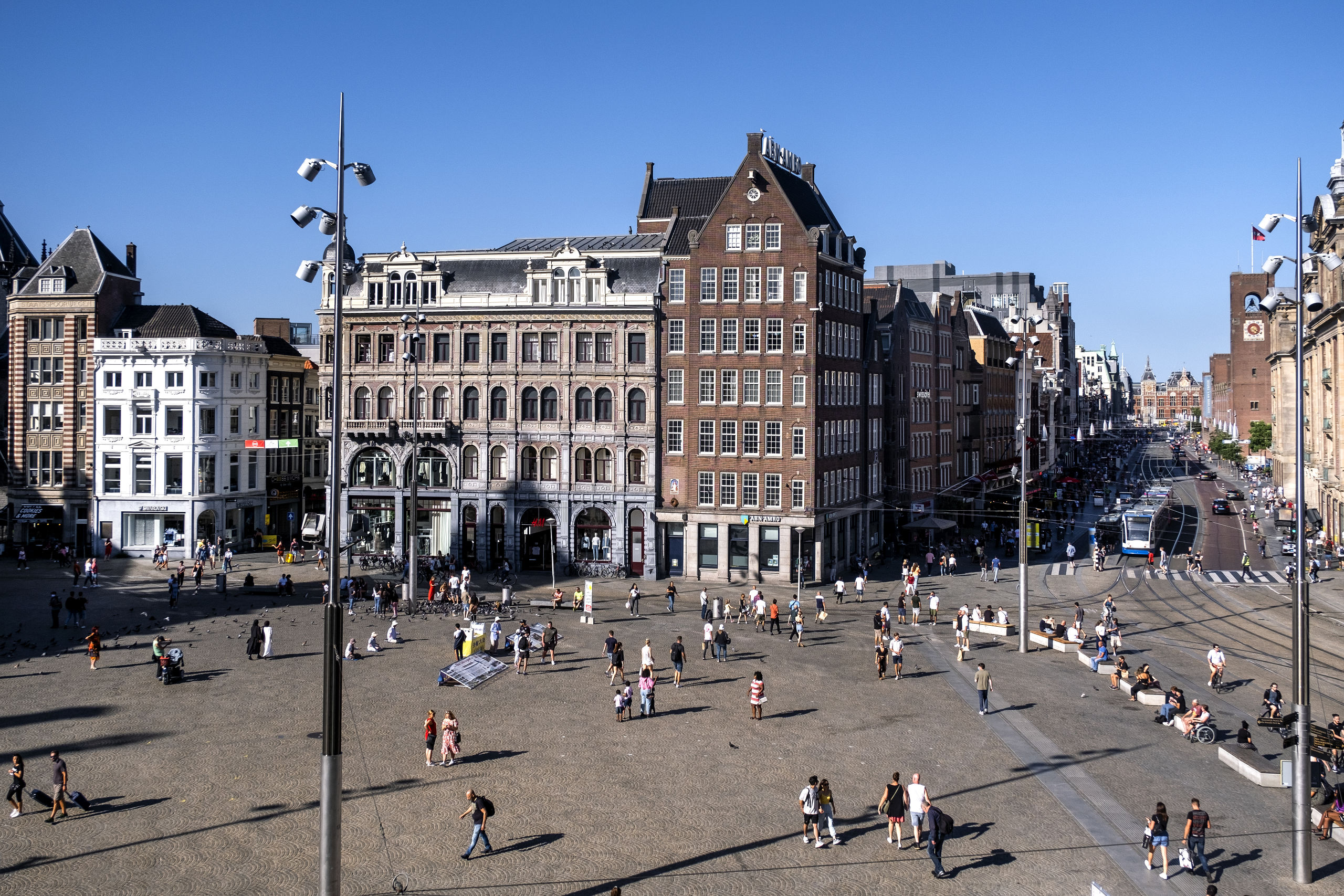Toeristen in het centrum van Amsterdam 