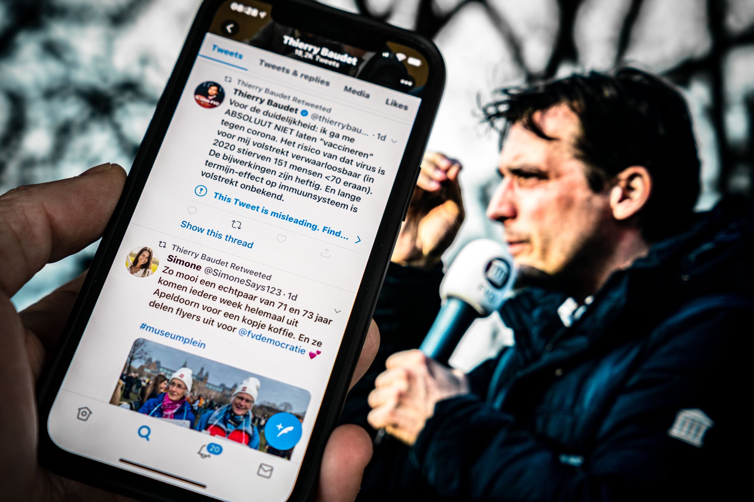 Twitter heeft een waarschuwing afgegeven bij een tweet van  Thierry Baudet. De leider van Forum voor Democratie doet een uitspraak over vaccinatie tegen het coronavirus dat volgens het social media platform in twijfel getrokken moet worden. 