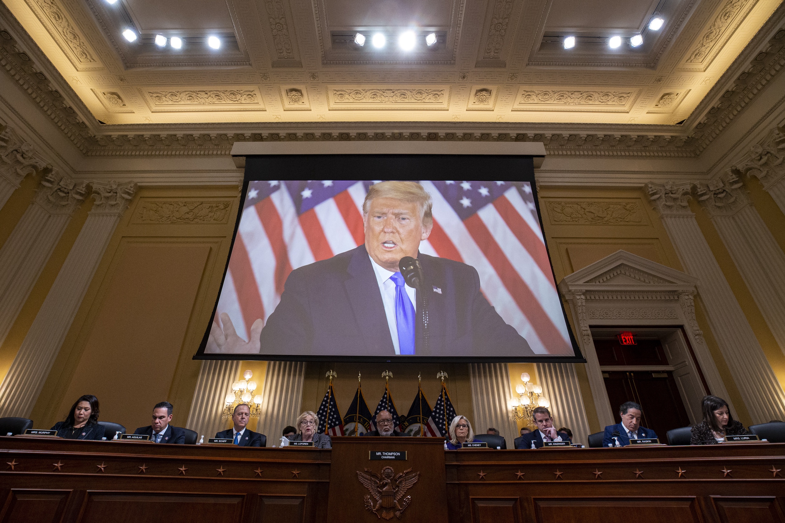 De commissie van het Amerikaanse Huis van Afgevaardigden die de bestorming van het Capitool op 6 januari 2021 onderzoekt, heeft de dagvaarding van ex-president Donald Trump ingetrokken.