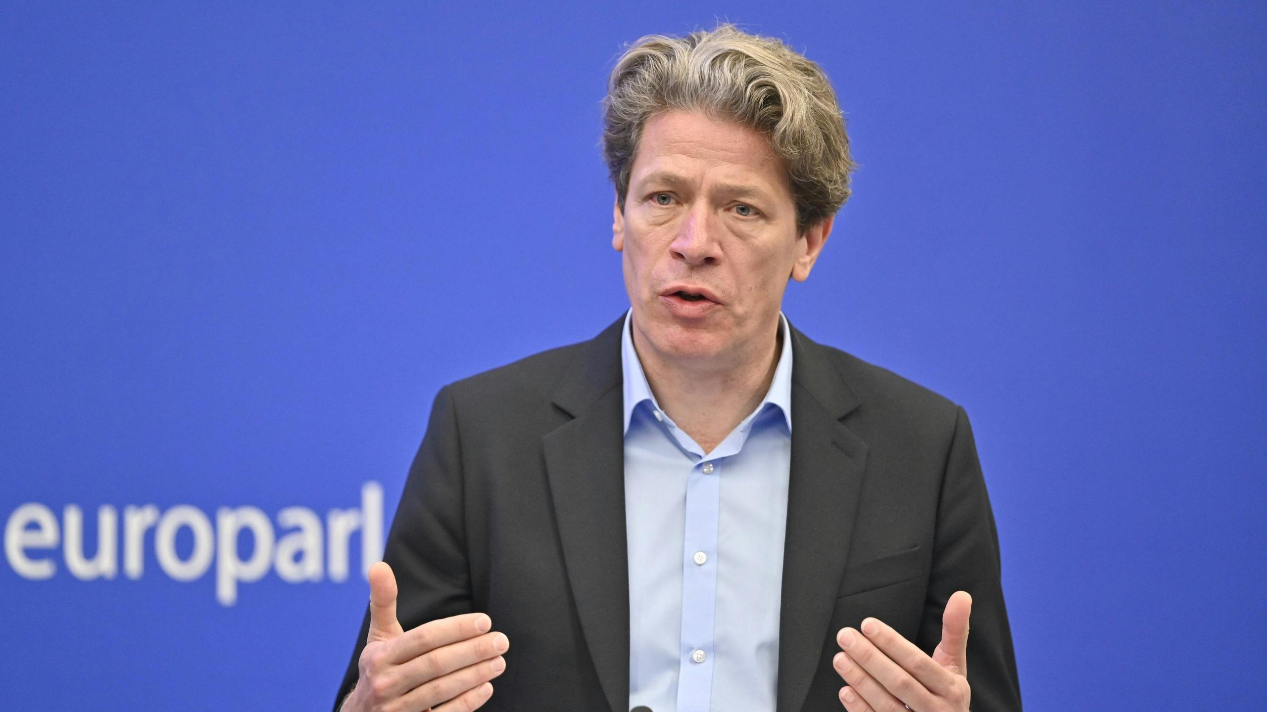 PvdA wil dezelfde politieke advertenties voor iedereen