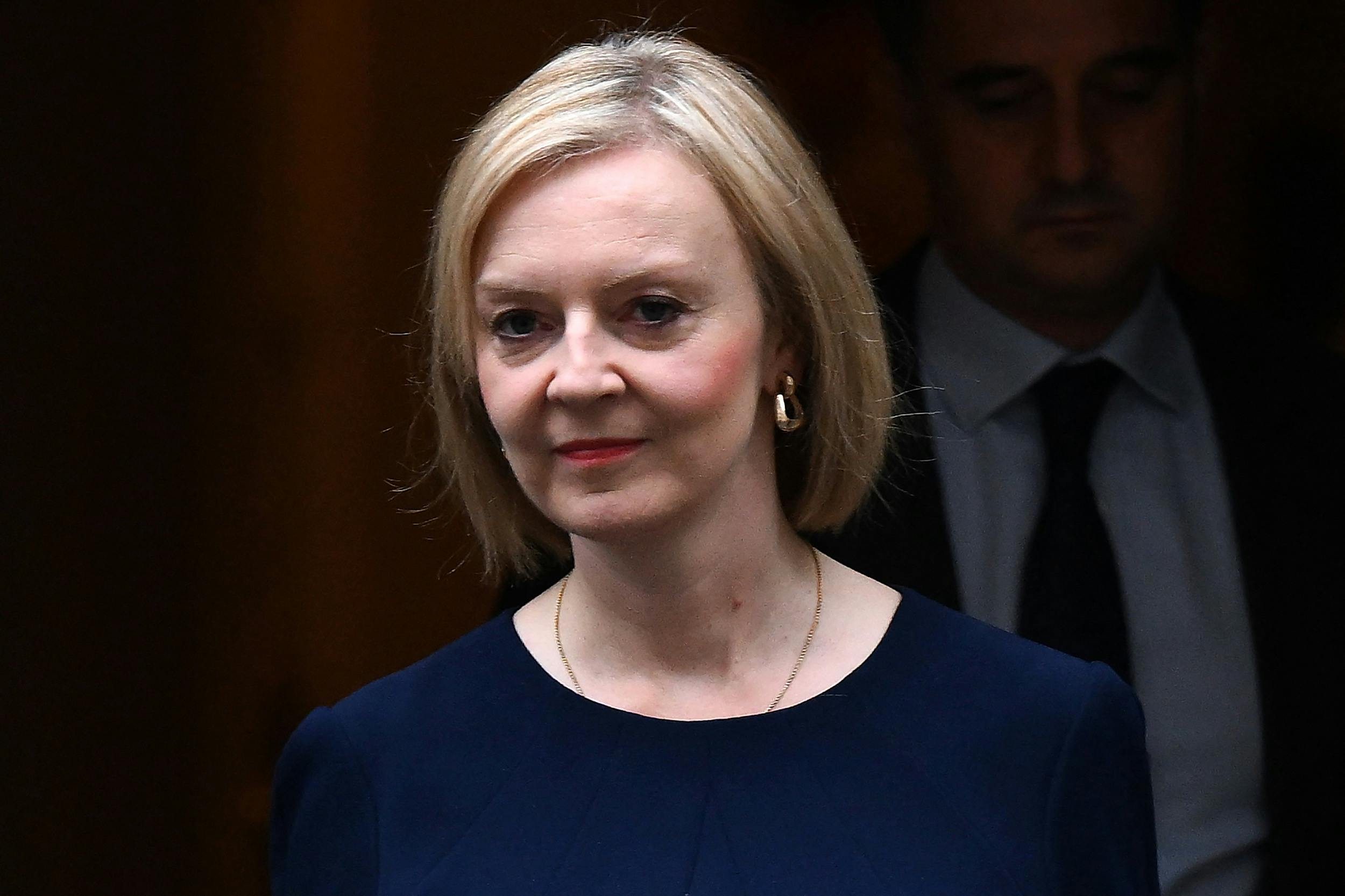 Liz Truss lost in the polls;  Conservatives on the brink