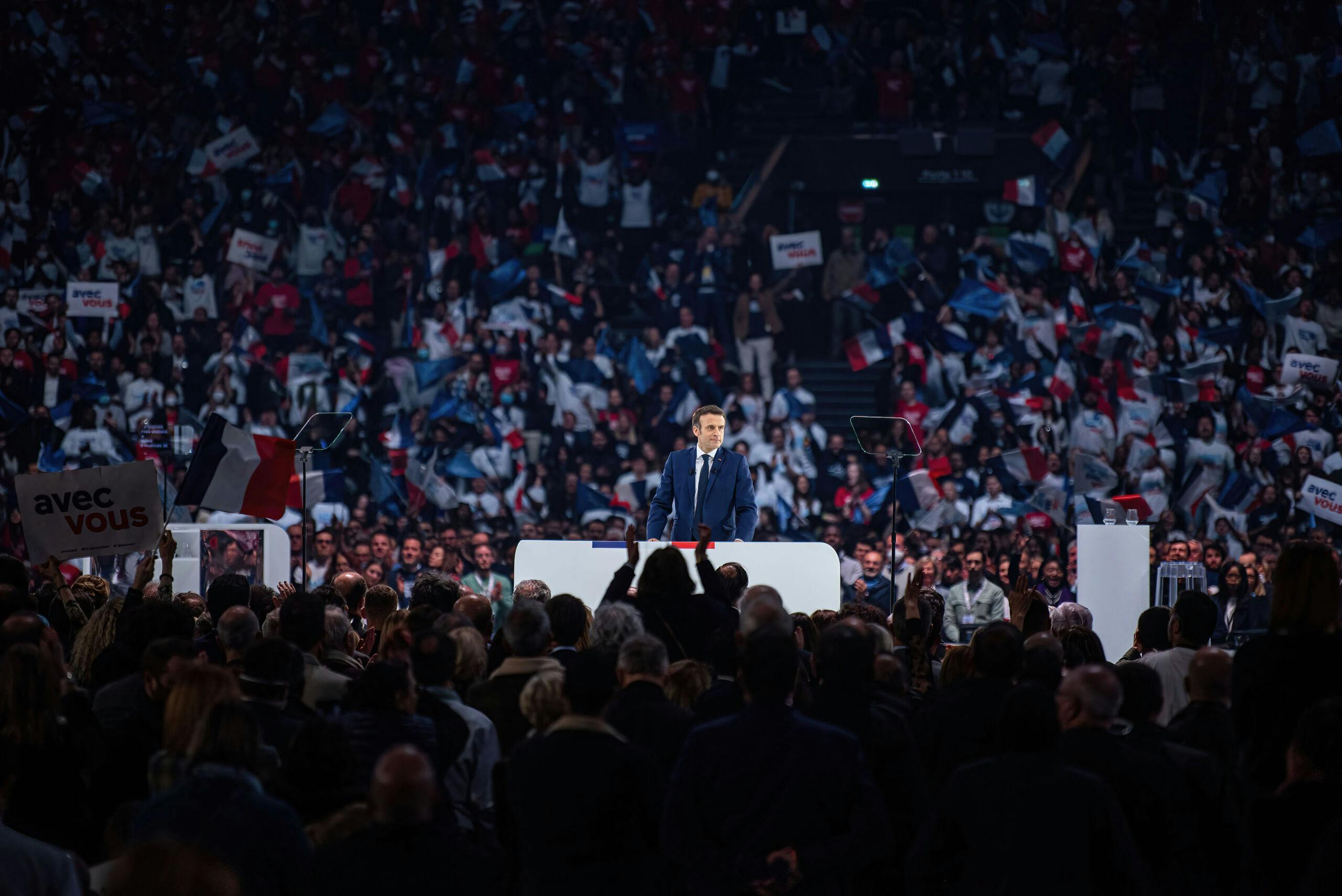 L’élection présidentielle française approche de l’apothéose : Macron en tête
