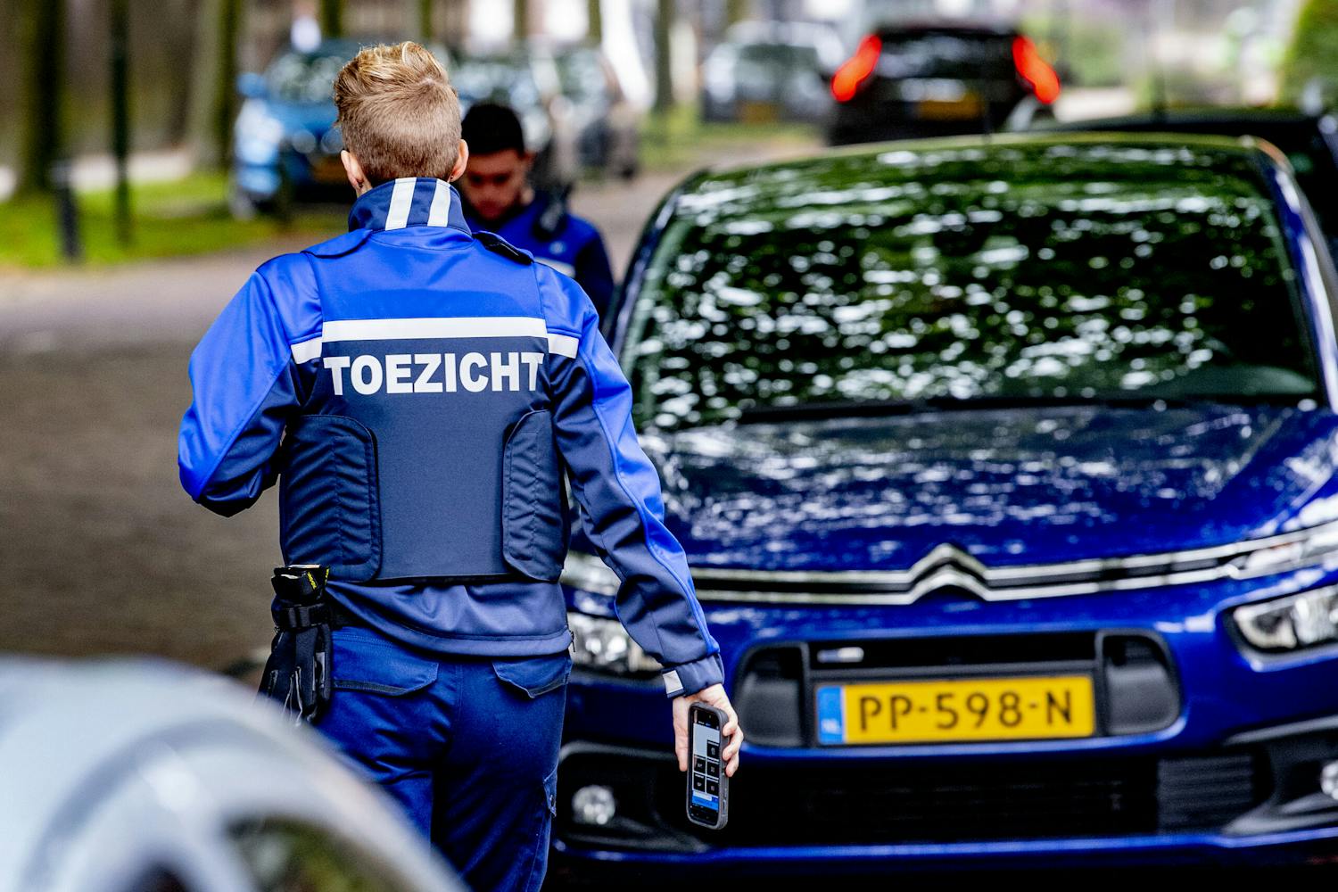 Handhaving coronapas brengt boa's in het nauw 'We moeten keuzes maken