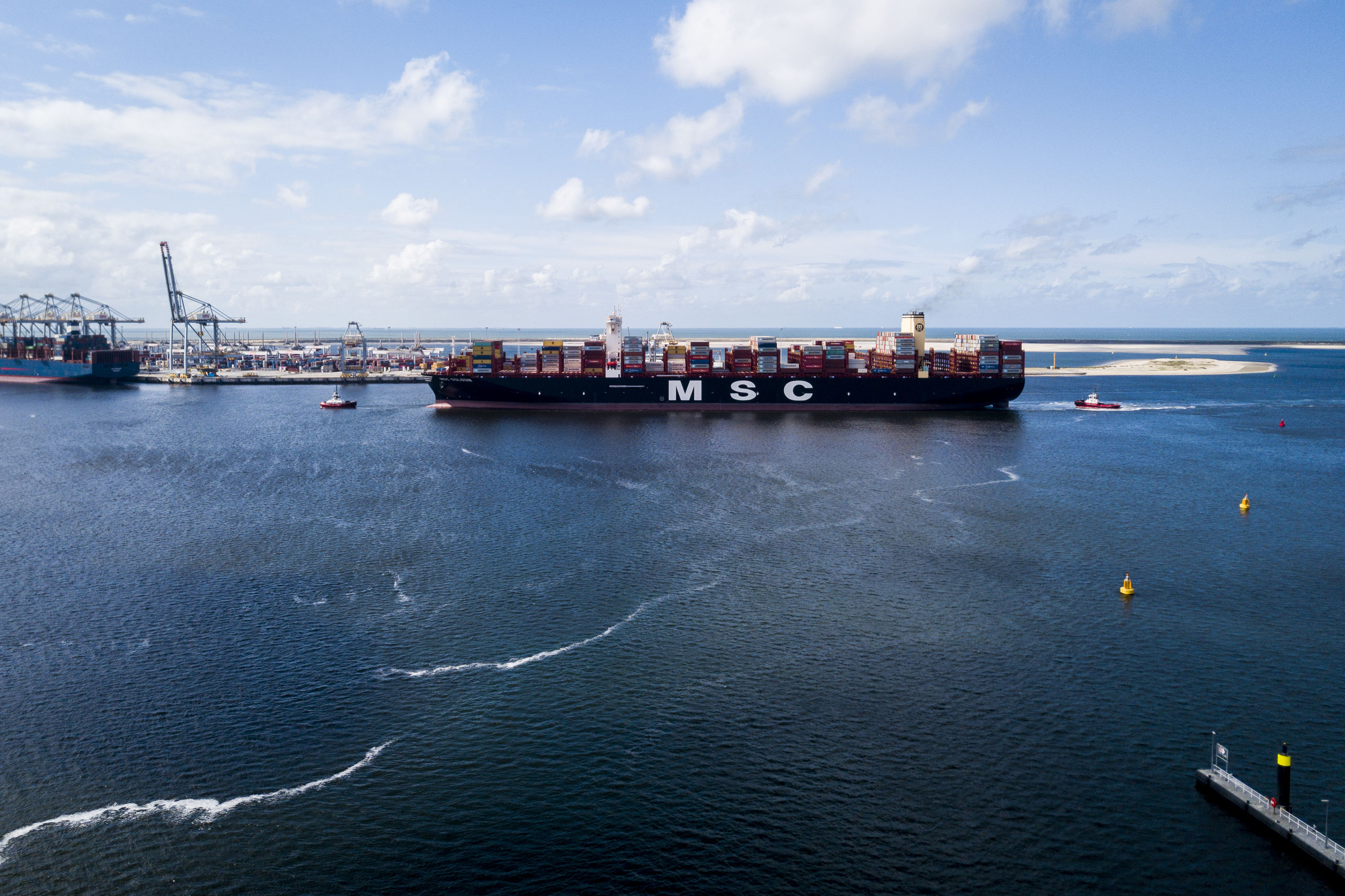 De MSC Gulsun, het grootste containerschip ter wereld