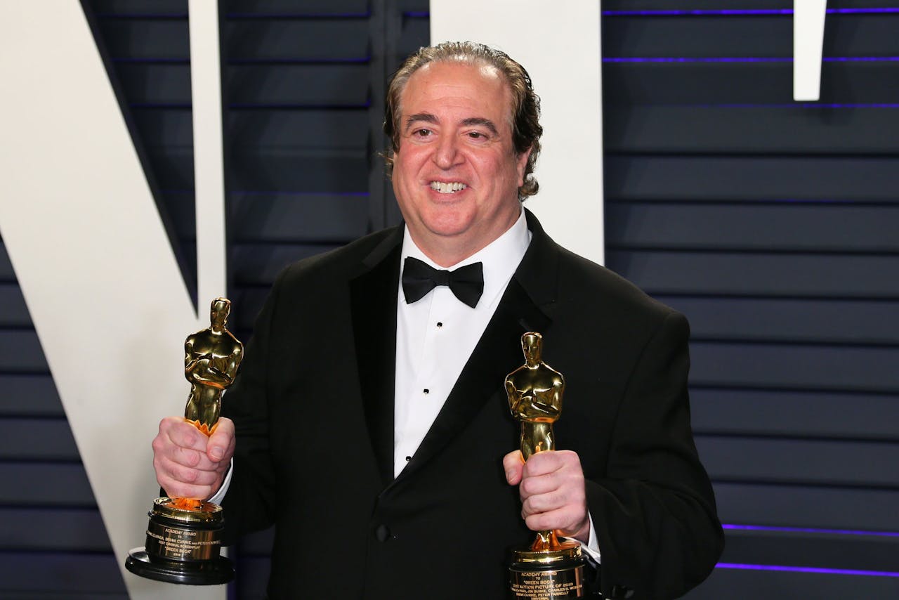 De Amerikaanse producer Nick Vallelonga showt de Oscars voor Beste Film en Beste Originele Scenario voor 'Green Book'.