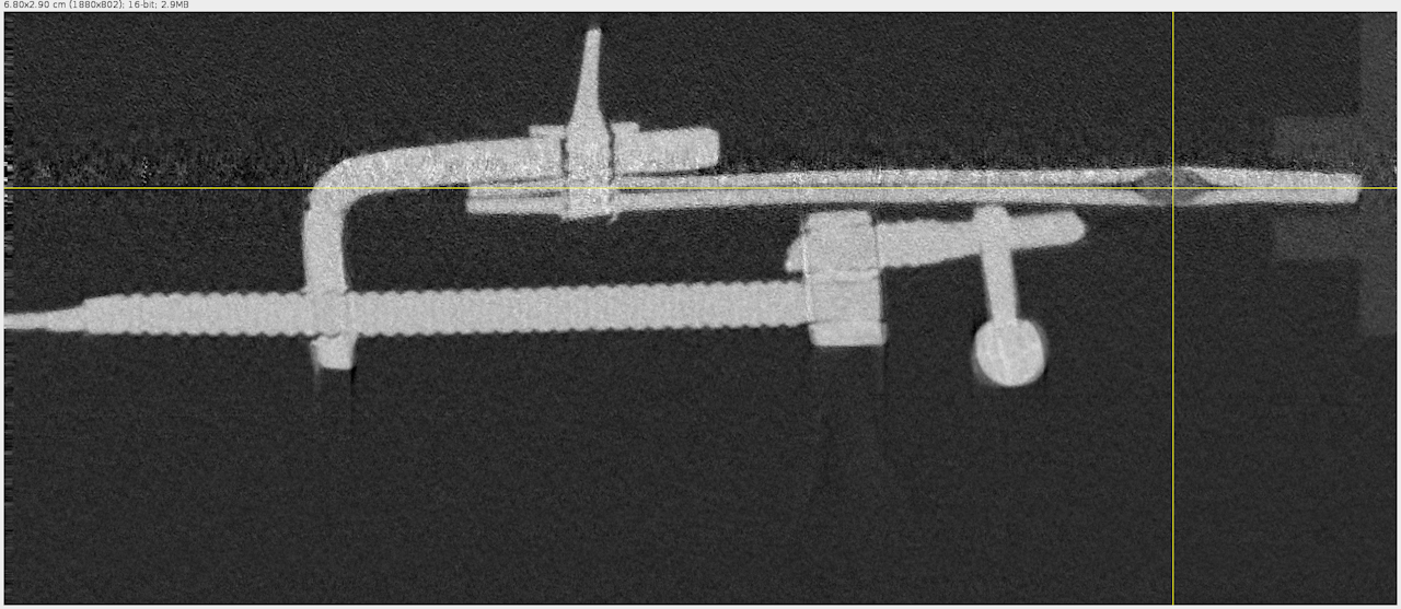 Een dwarsdoorsnede van een microscoop van Antoni van Leeuwenhoek. Door de microscoop vanuit alle richtingen te 'fotograferen' en die beelden te combineren, werd de 3D-structuur van de binnenkant in kaart gebracht.
