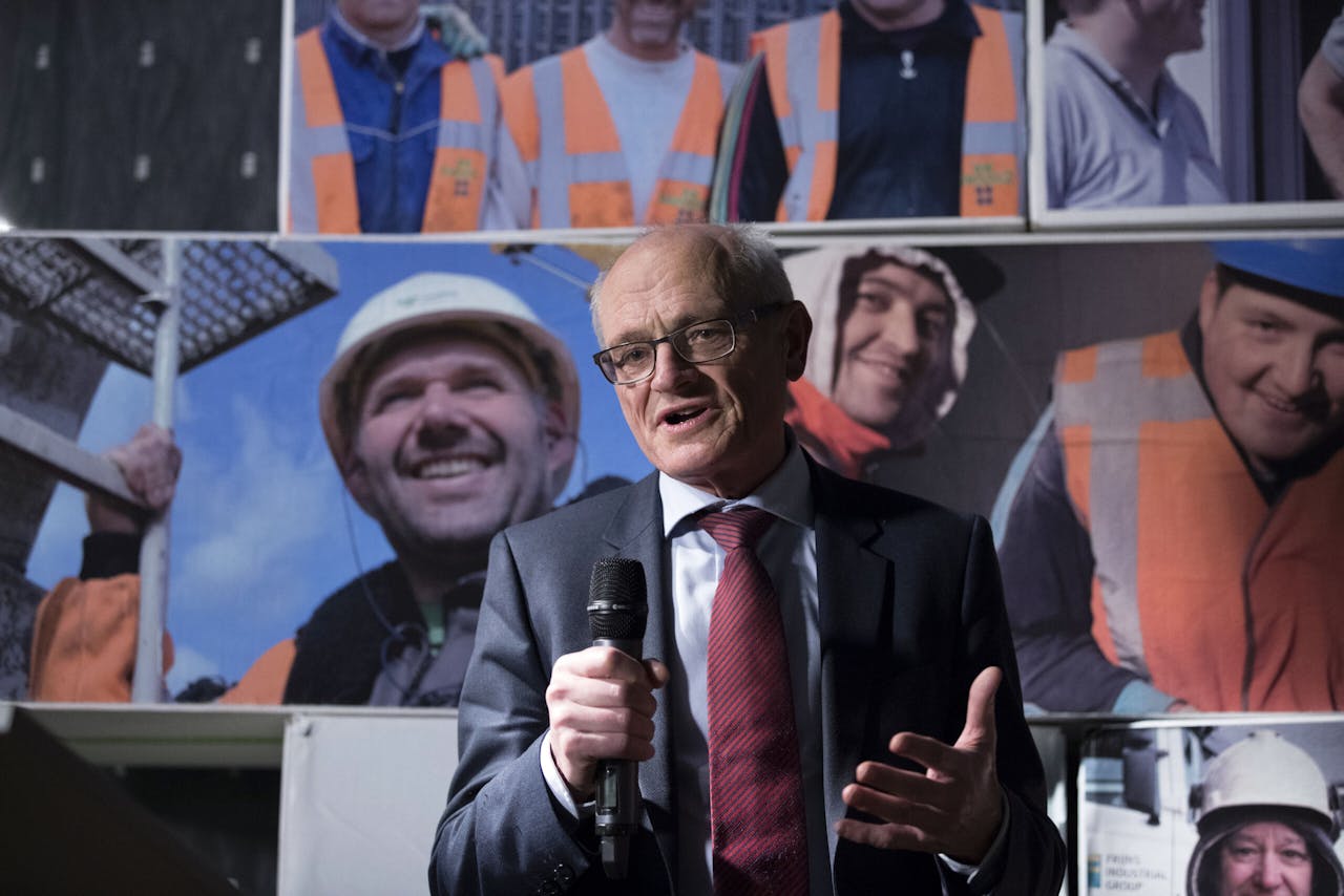 MAASTRICHT - Gerard Sanderink. De ingebruikname van de Koning Willem-Alexandertunnel bij Maastricht. Met de opening van de 2,3 kilometer lange tunnel op 16 december moet een einde komen aan jarenlange verkeersoverlast in de Limburgse hoofdstad. De tunnel verbindt de A2 tussen Eindhoven en Luik. ANP MARCEL VAN HOORN