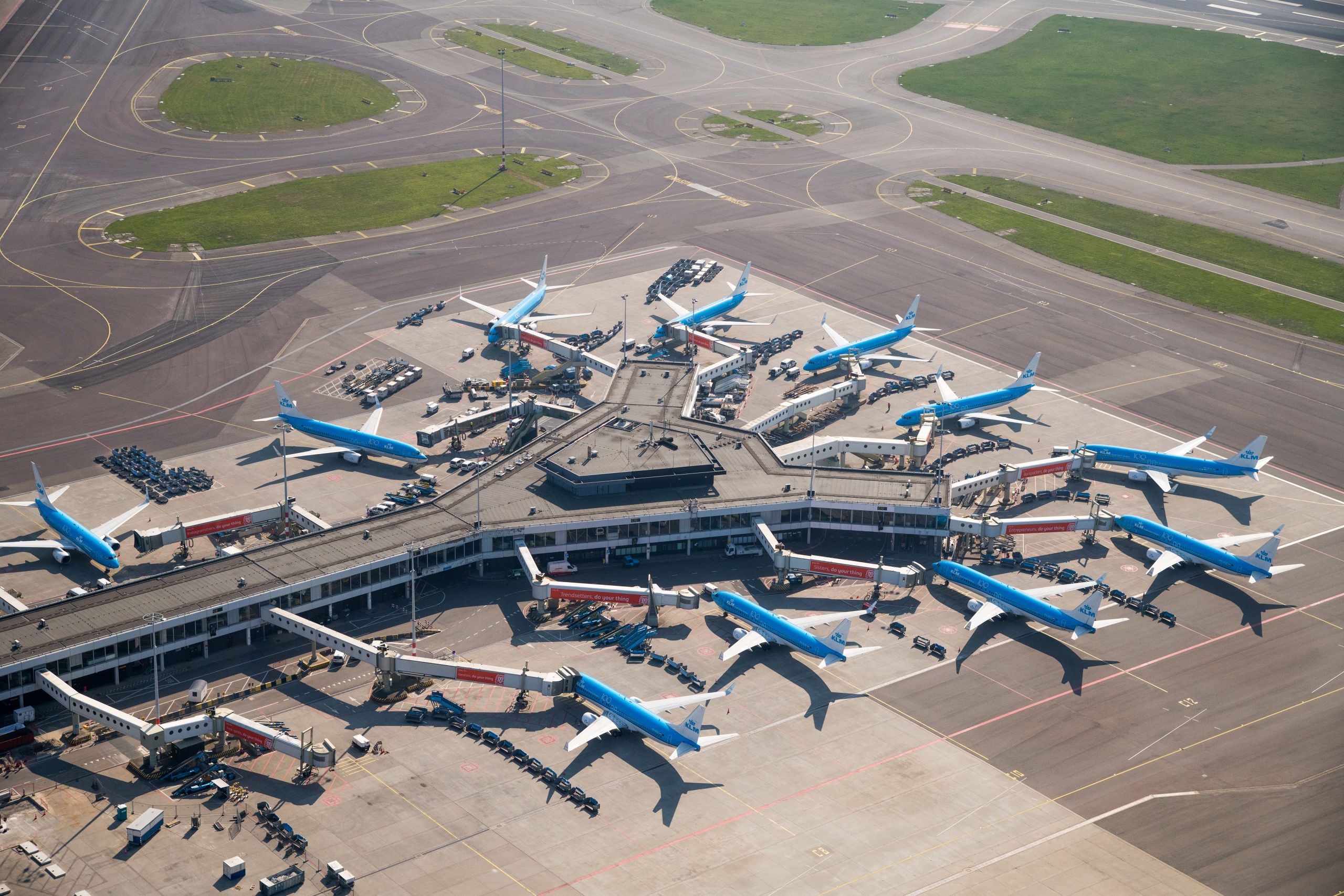 Stilte op Schiphol en de wegen rond Schiphol op Koningsdag 2020