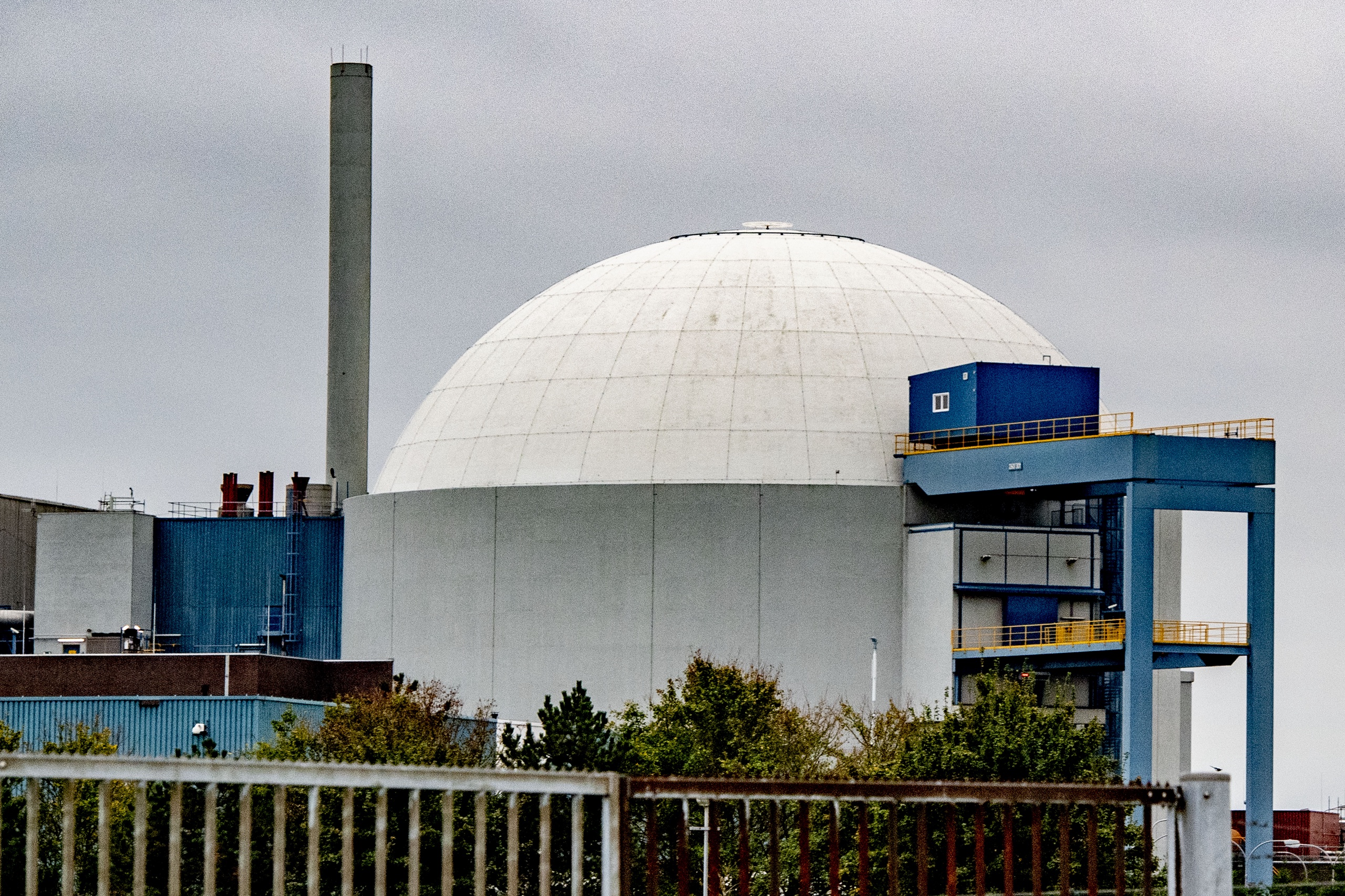 Na tien jaar debatteert de Tweede Kamer vandaag voor het eerst weer over de kwestie kernenergie. Langzaam maar zeker komt de vraag weer op bij politiek Den Haag of er nieuwe kerncentrales moeten komen in Nederland. In het Zeelandse Borsele staat deze kerncentrale. 
