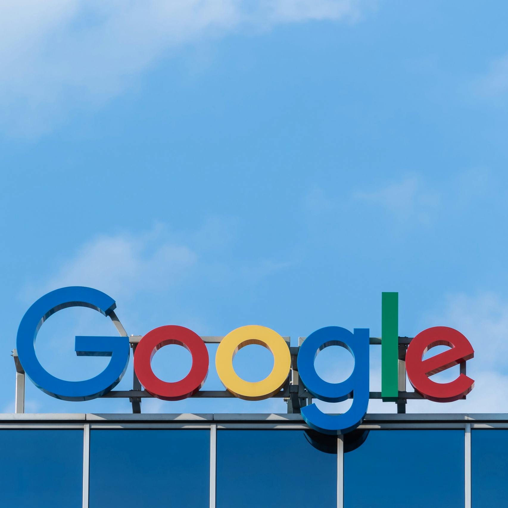 Toezichthouder onderzoekt Google om mogelijke concurrentievervalsing