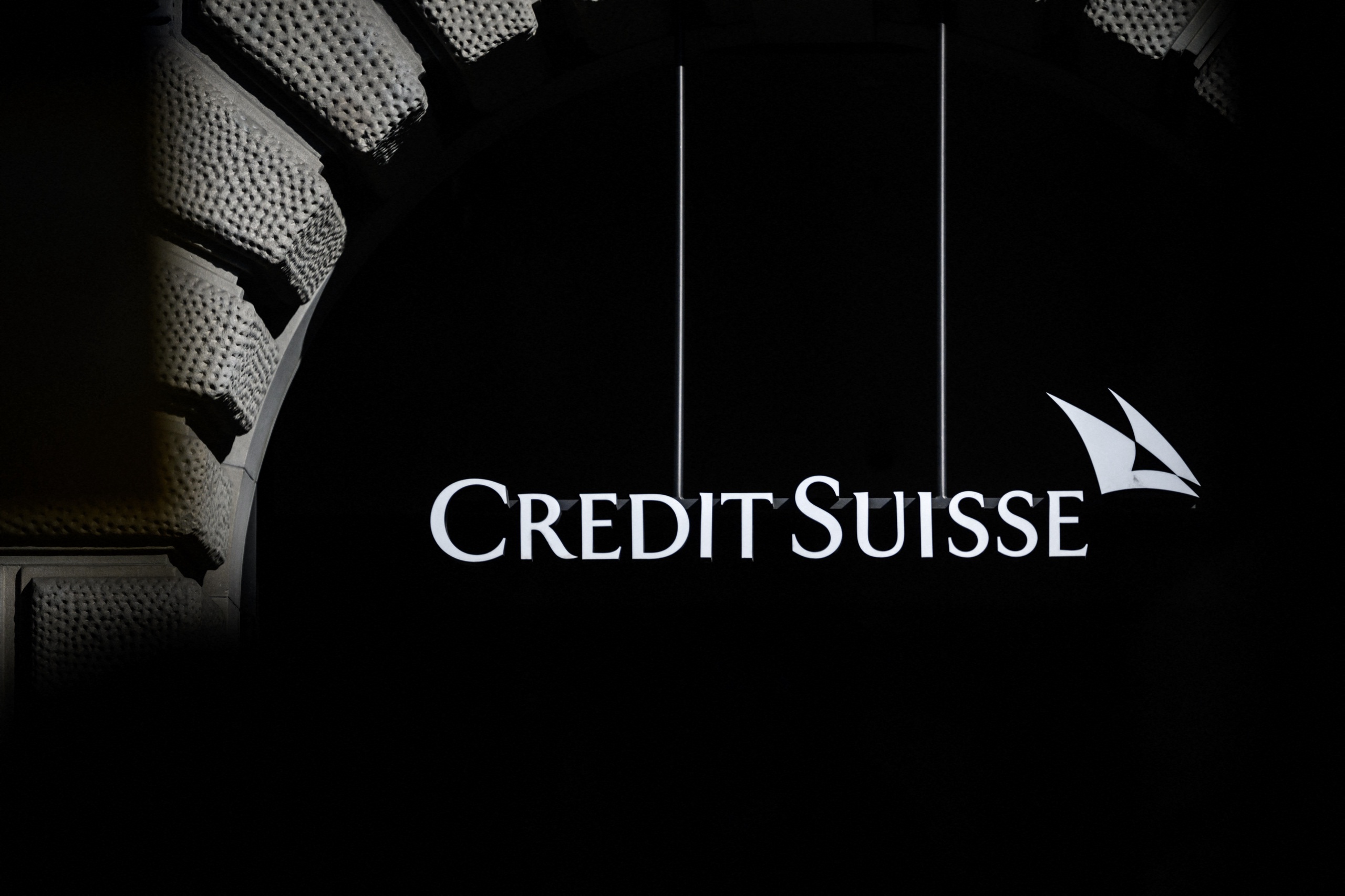 Major shareholder Harris Associates has sold all of its shares in Credit Suisse.  For more than twenty years, the asset manager had a large position in the Swiss bank, but began selling its shares in October 2022.  The final departure of Harris Associates is the next blow to Credit Suisse, which recorded an all-time low on Thursday last Thursday.