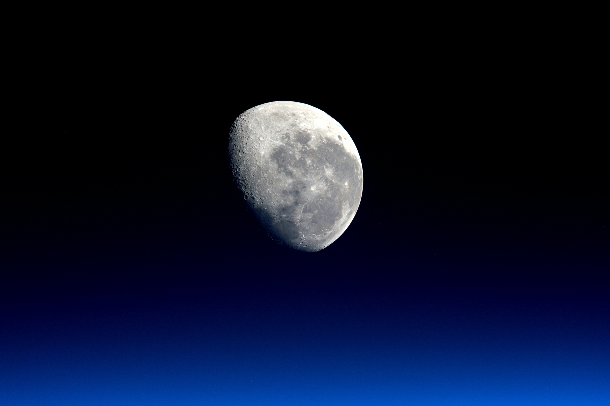 NASA probeert met de Artemis-missie de maan weer te bereiken. Dat moet ten eerste gebeuren met een onbemande missie, waarmee de NASA eind deze maand een testvlucht wil maken. 