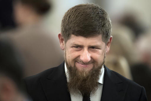 Il signore della guerra ceceno e confidente di Putin Ramzan Kadyrov è stato avvelenato e ha portato un medico dagli Emirati Arabi Uniti perché sospetta dei russi. 