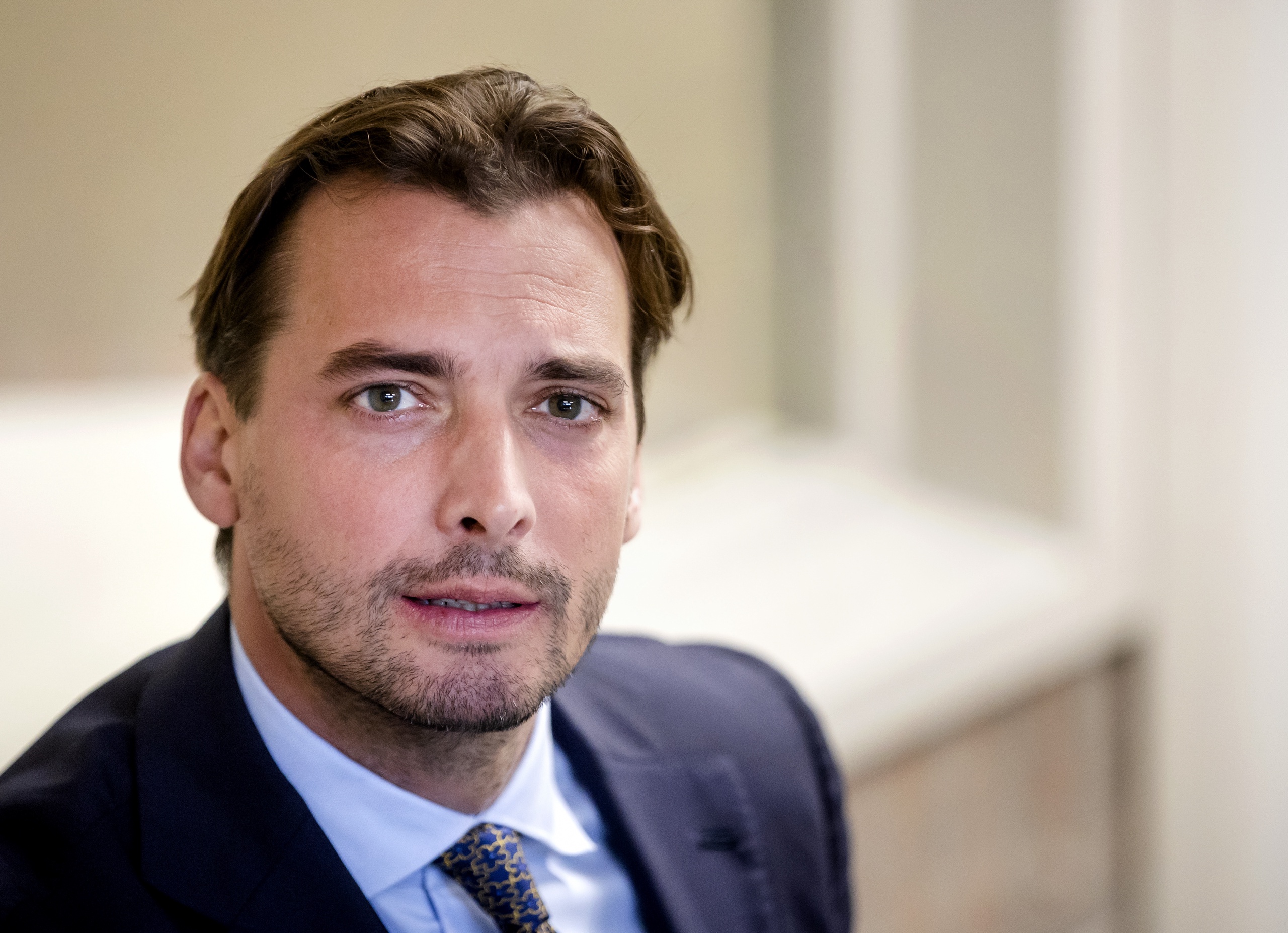 Baudet Met Opvouwbare Paraplu Op Hoofd Geraakt In Gent | BNR Nieuwsradio