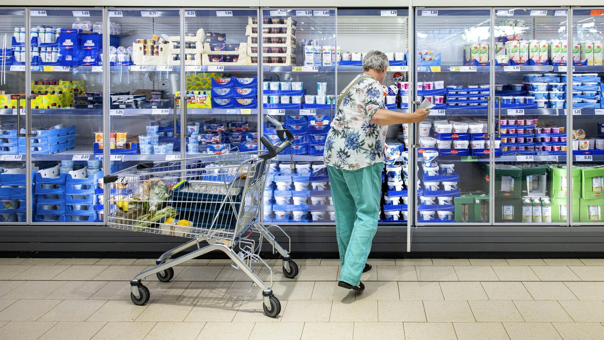 Consument holt door inflatie terug naar de goedkope super