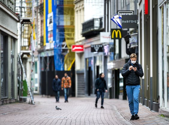 AMSTERDAM - Een rustige Kalverstraat vanwege het nieuwe coronavirus.