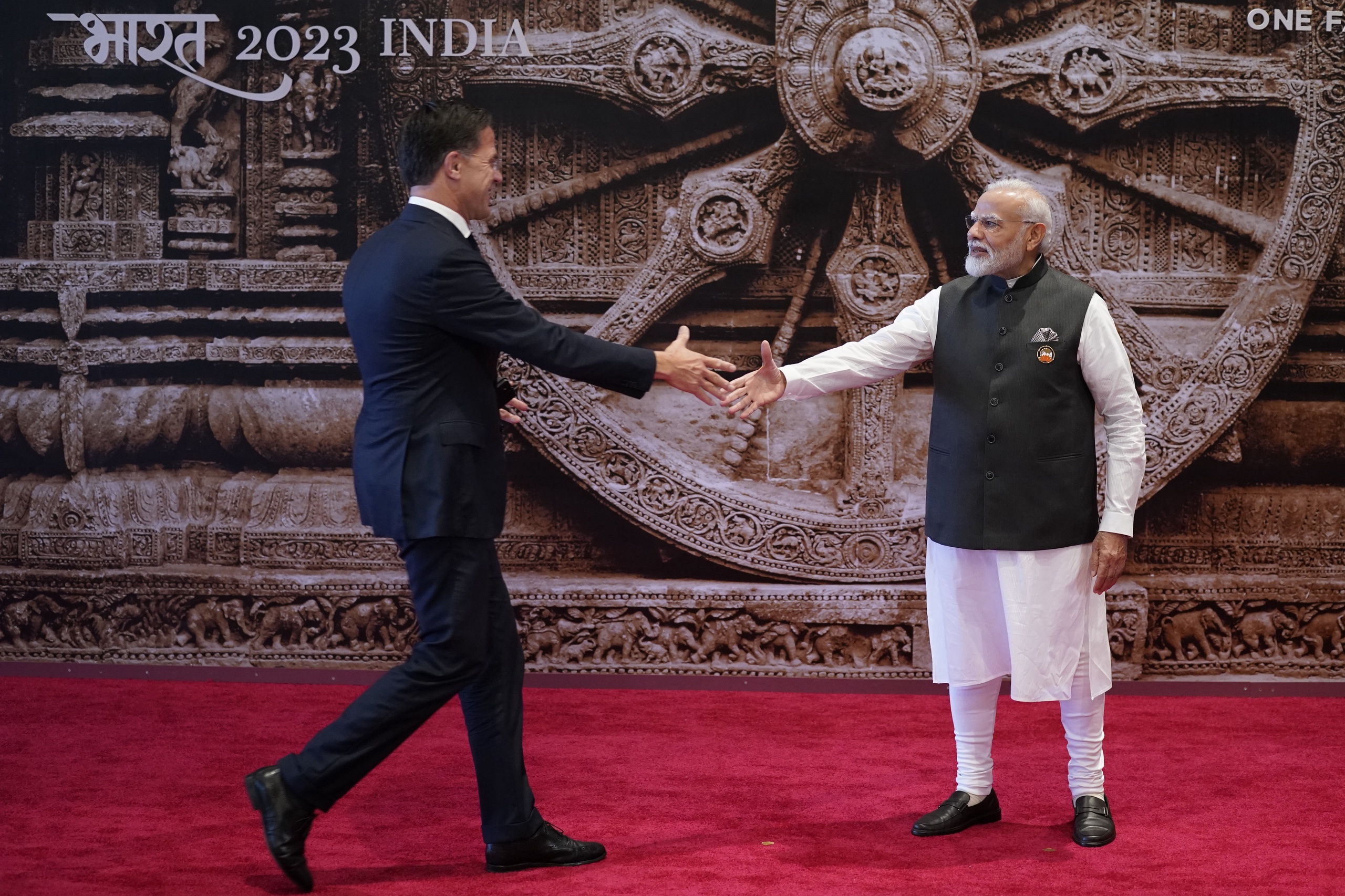 Indian Prime Minister Narendra Modi received his outgoing counterpart Mark Rutte at the G20 summit in New Delhi. 