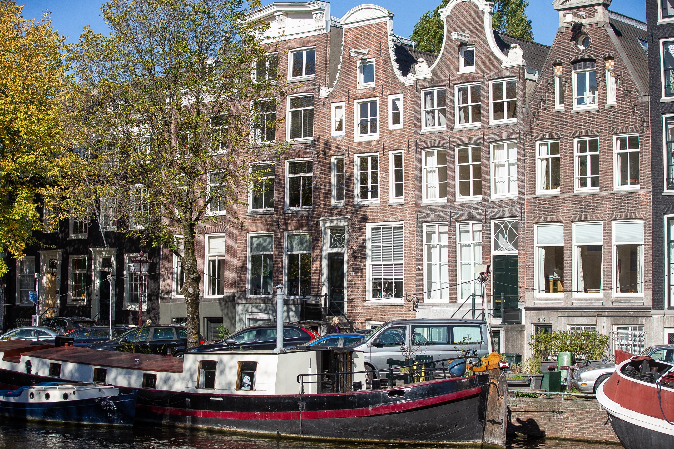 De daling van de Nederlandse huizenprijzen is in september in een hogere versnelling terechtgekomen. 