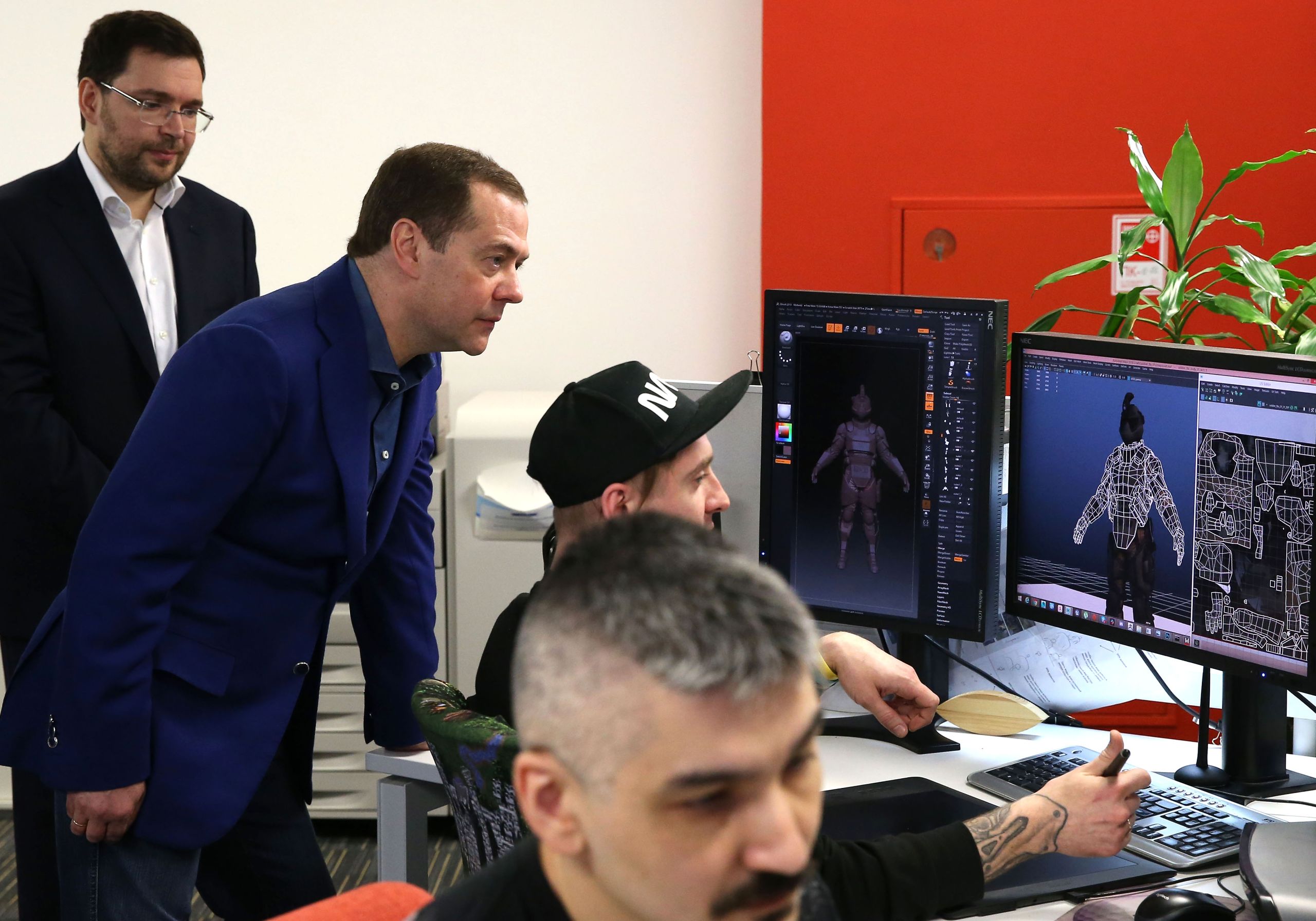 Premier Medvedev houdt een oogje in het zeil...