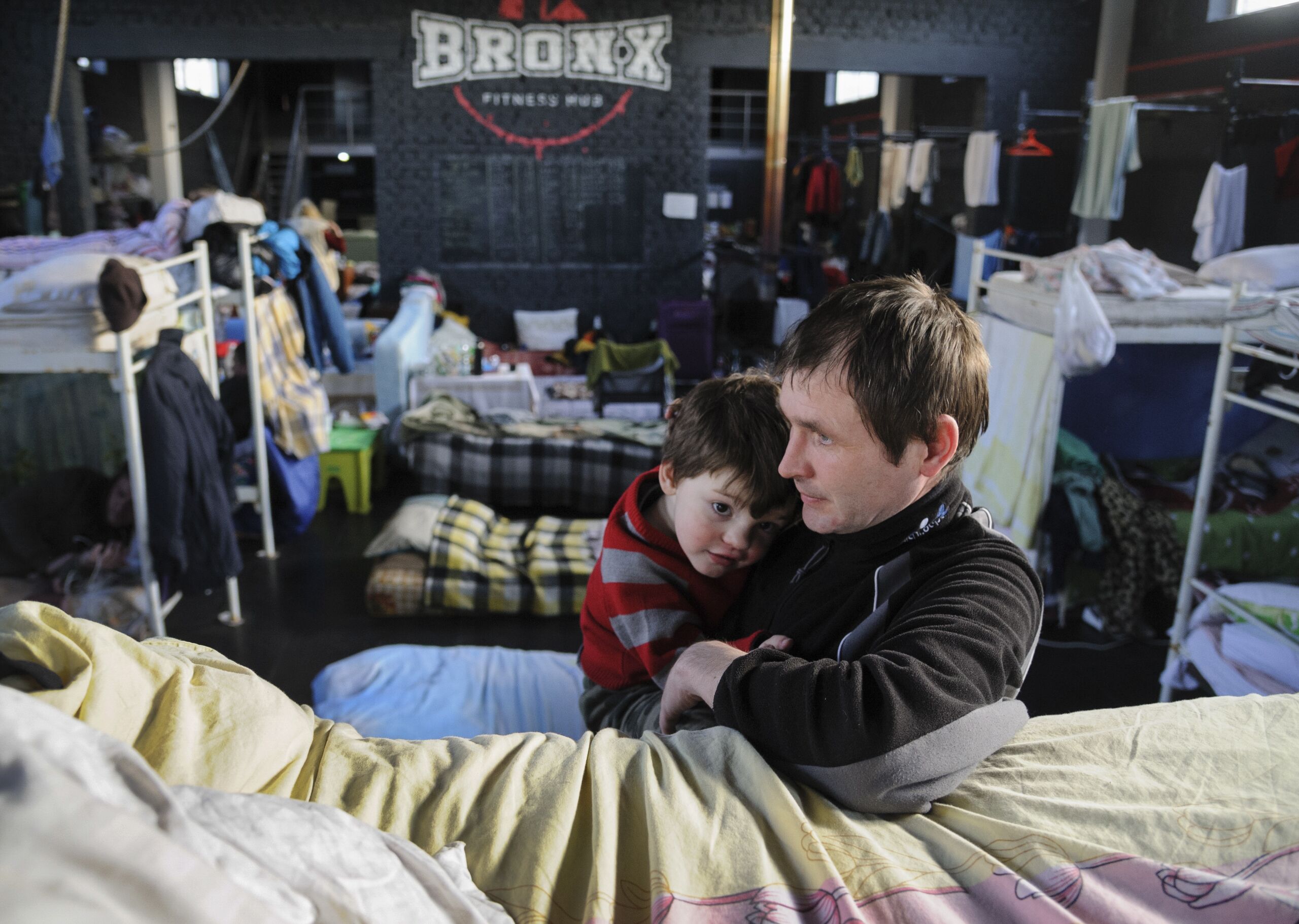 Vluchtelingen uit verschillende plaatsen van Oekraïne leven in de Bronx fitness hub in de West-Oekraïense stad Lviv.
