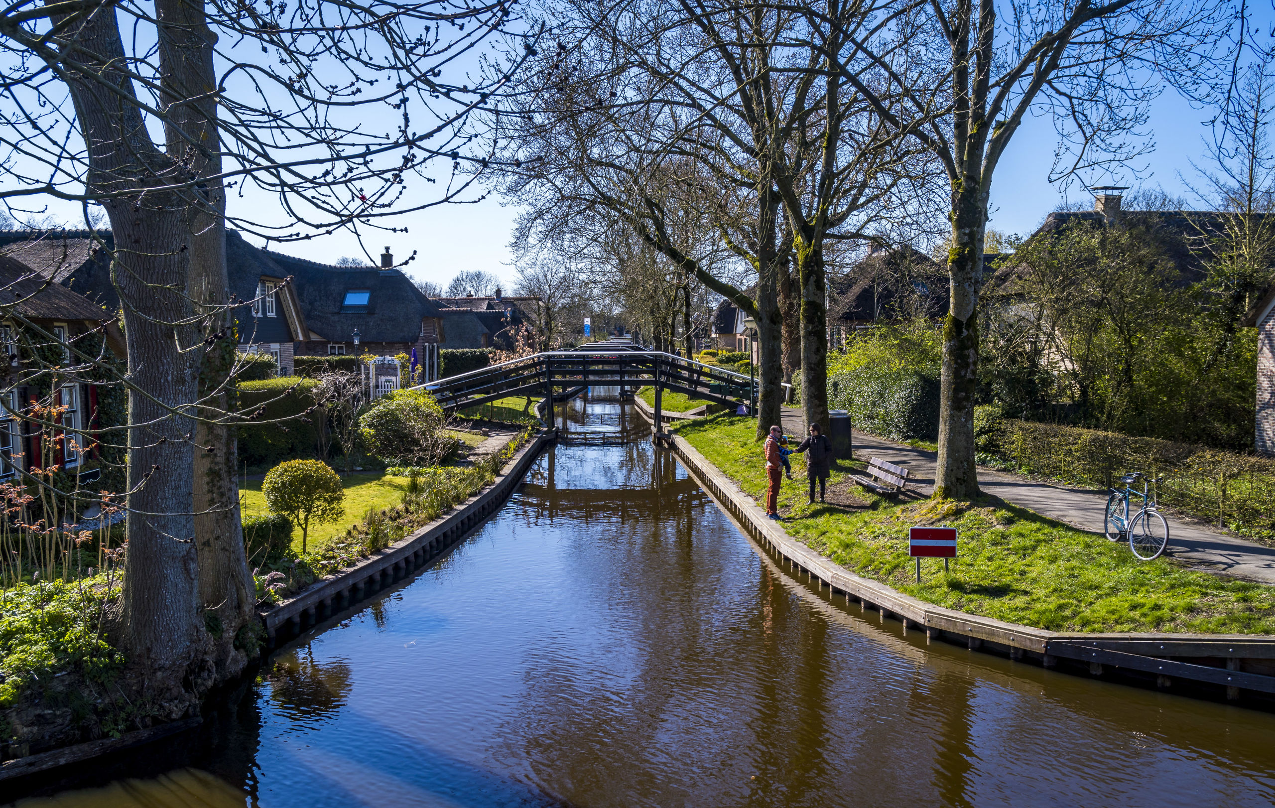 Maart 2019. Tijdens de coronacrisis is het stil en verlaten op vele toeristische plaatsen in Nederland, zoals hier in Giethoorn.ANP LEX VAN LIESHOUT