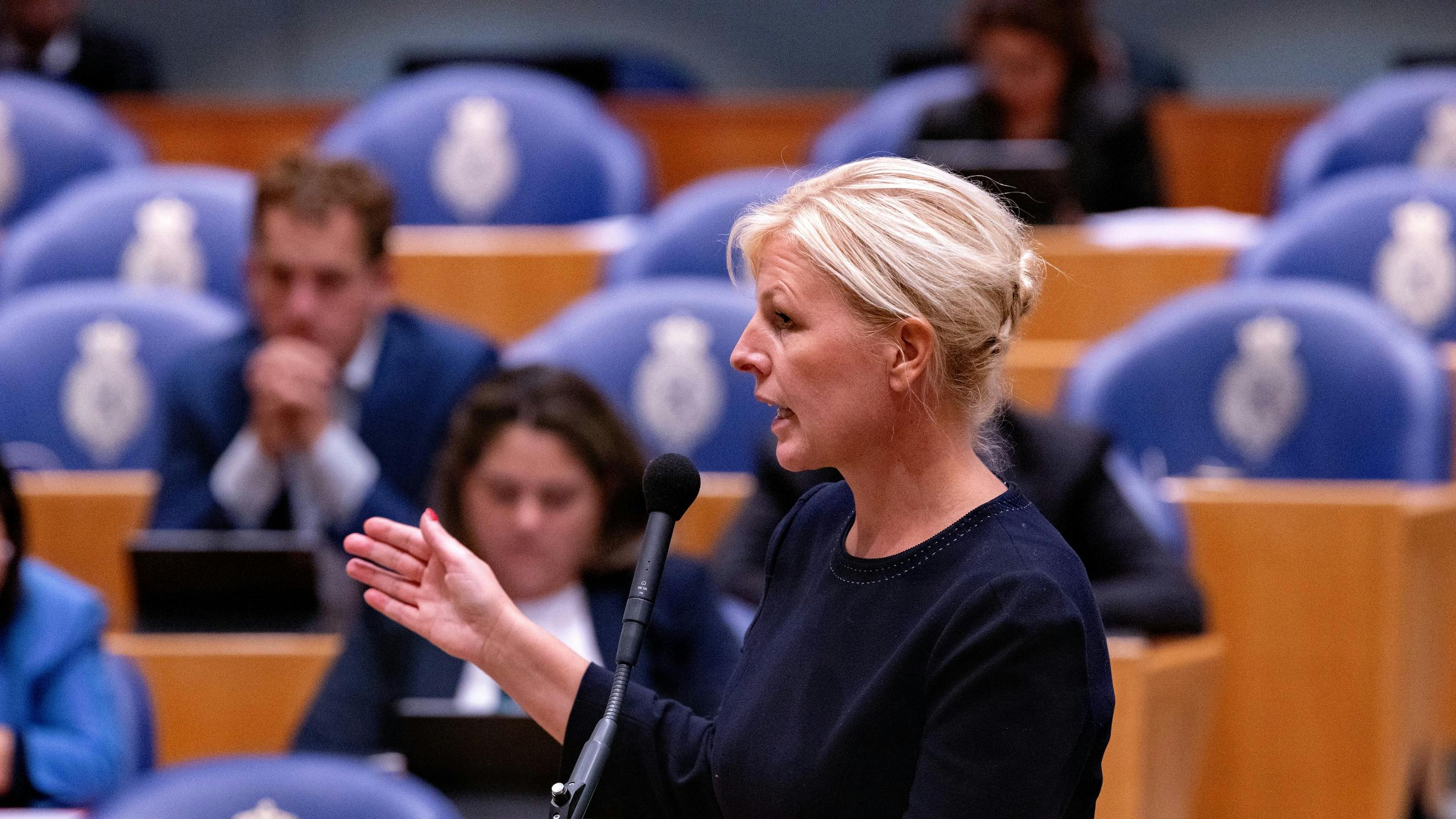 PvdA-leider Kuiken 'overvallen' door opstappen Arib