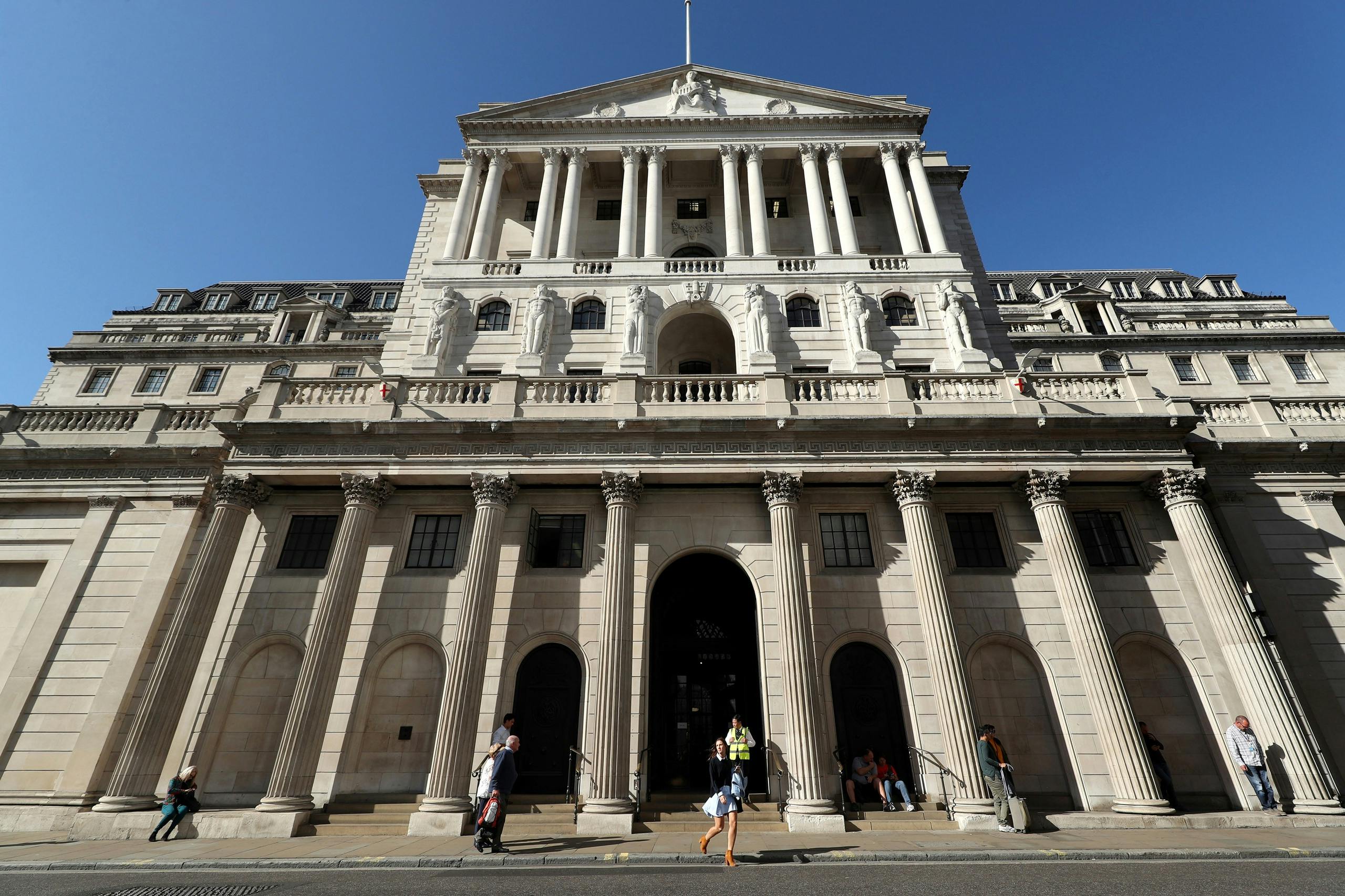 Bank of England: ‘Recession begins fourth quarter, lasts a year’