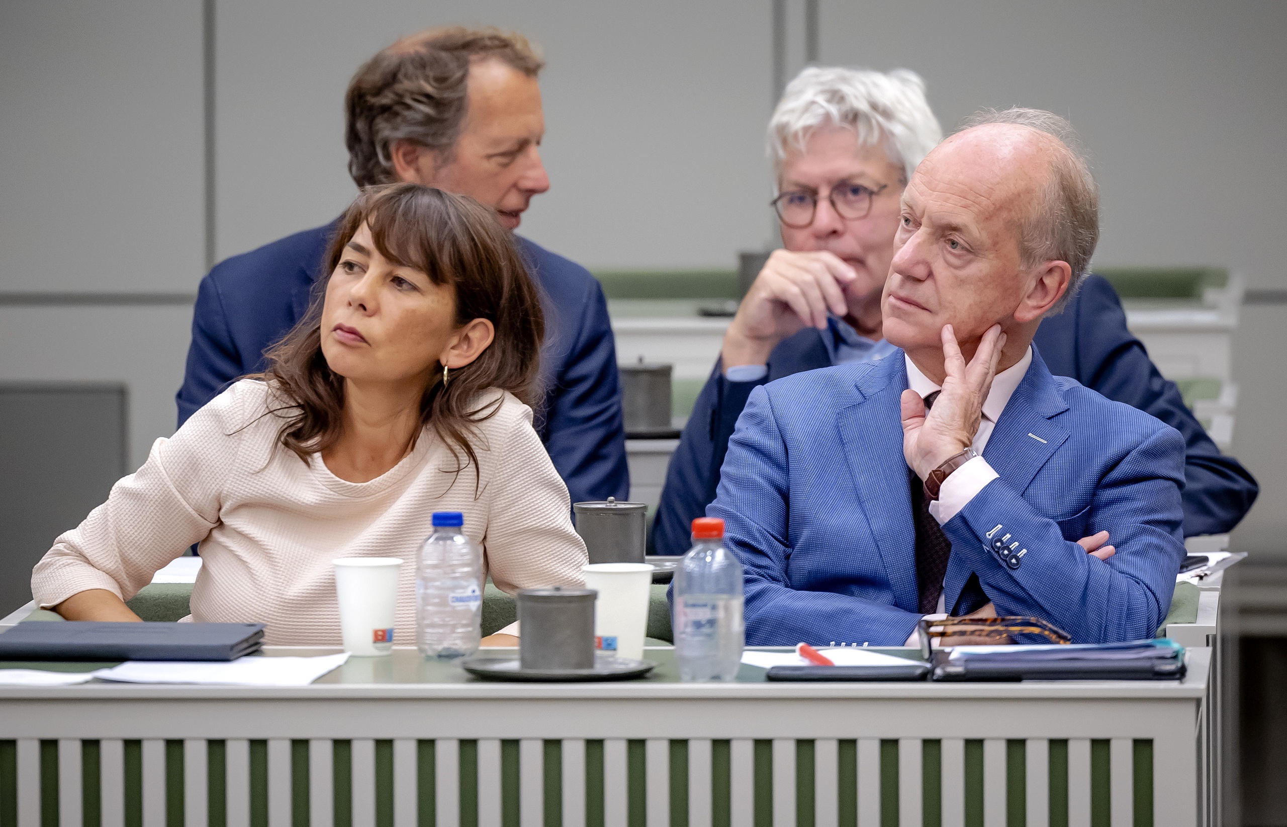 Mei Li Vos en Ruud Koole (PvdA)  in de Eerste Kamer tijdens een tweedaags debat over het omstreden handelsverdrag tussen Europa en Canada.