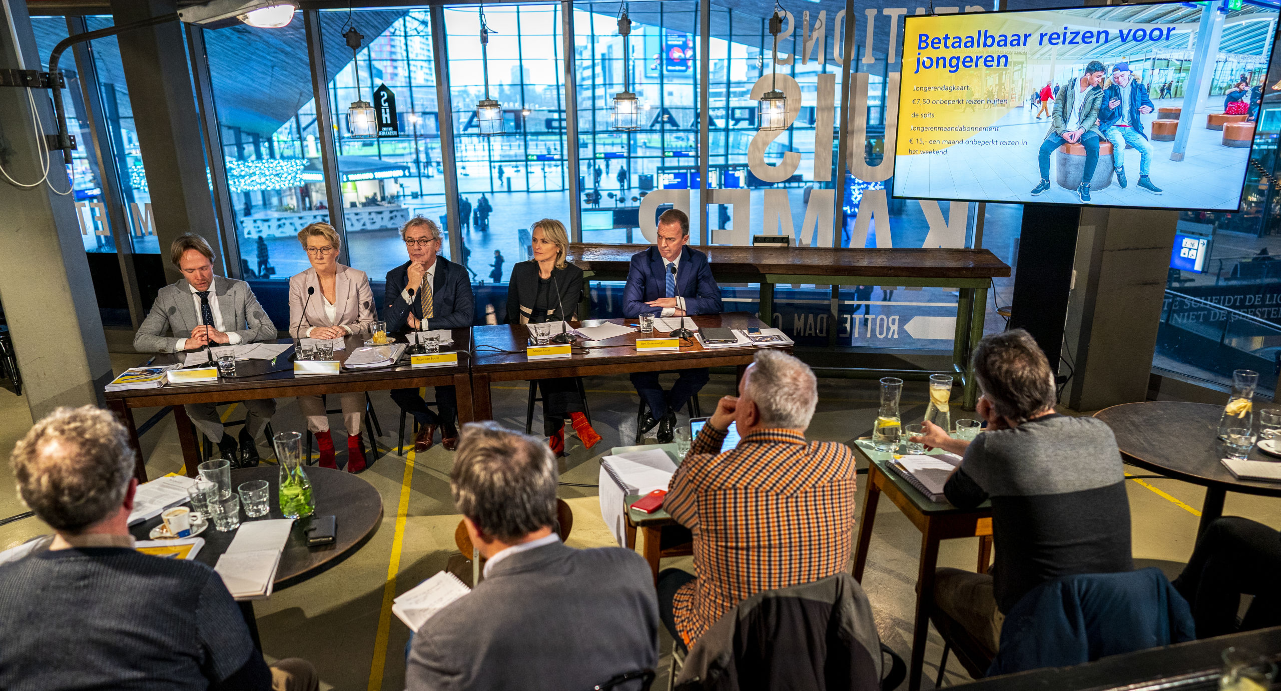 Roger van Boxtel, Marjan Rinte en CFO Bert Groenewegen