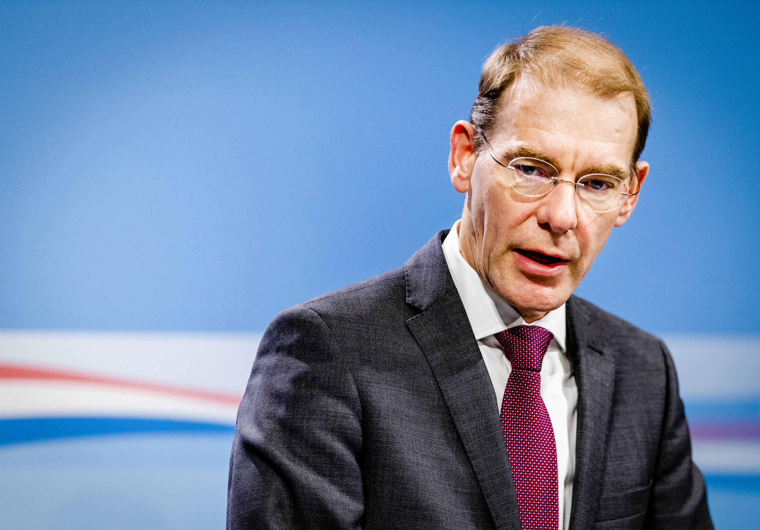 Staatssecretaris Menno Snel van Financiën tijdens de persconferentie over de conclusies van de commissie-Donner die onderzoek heeft gedaan naar het optreden van de Belastingdienst in de affaire rond de kinderopvangtoeslag.