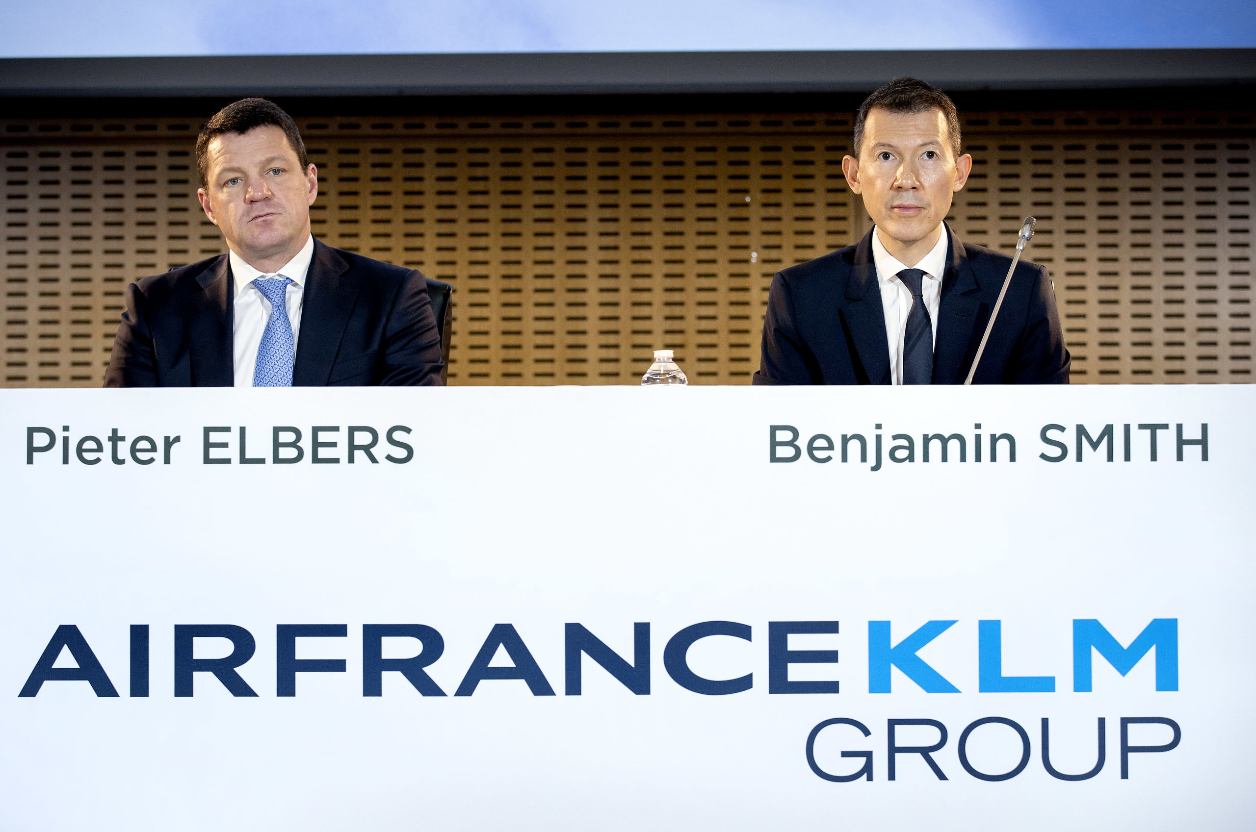  Elbers (CEO, KLM) en Ben Smith (CEO)  tijdens de bekendmaking van de jaarcijfers van Air France-KLM. 