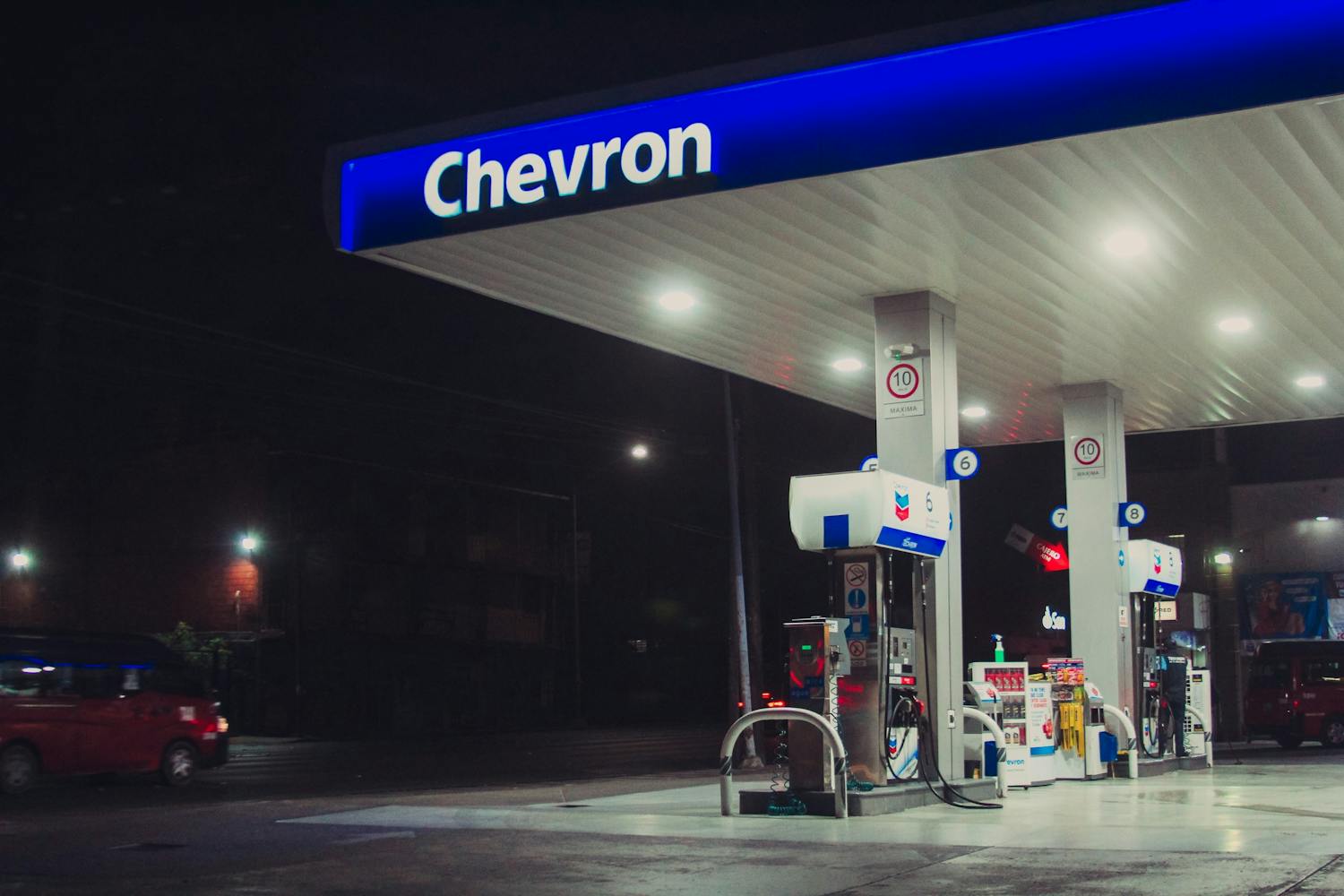 Chevron Australia Employees’ Strike Threatens Global LNG Supply: Impact on Gas Prices and Stocks