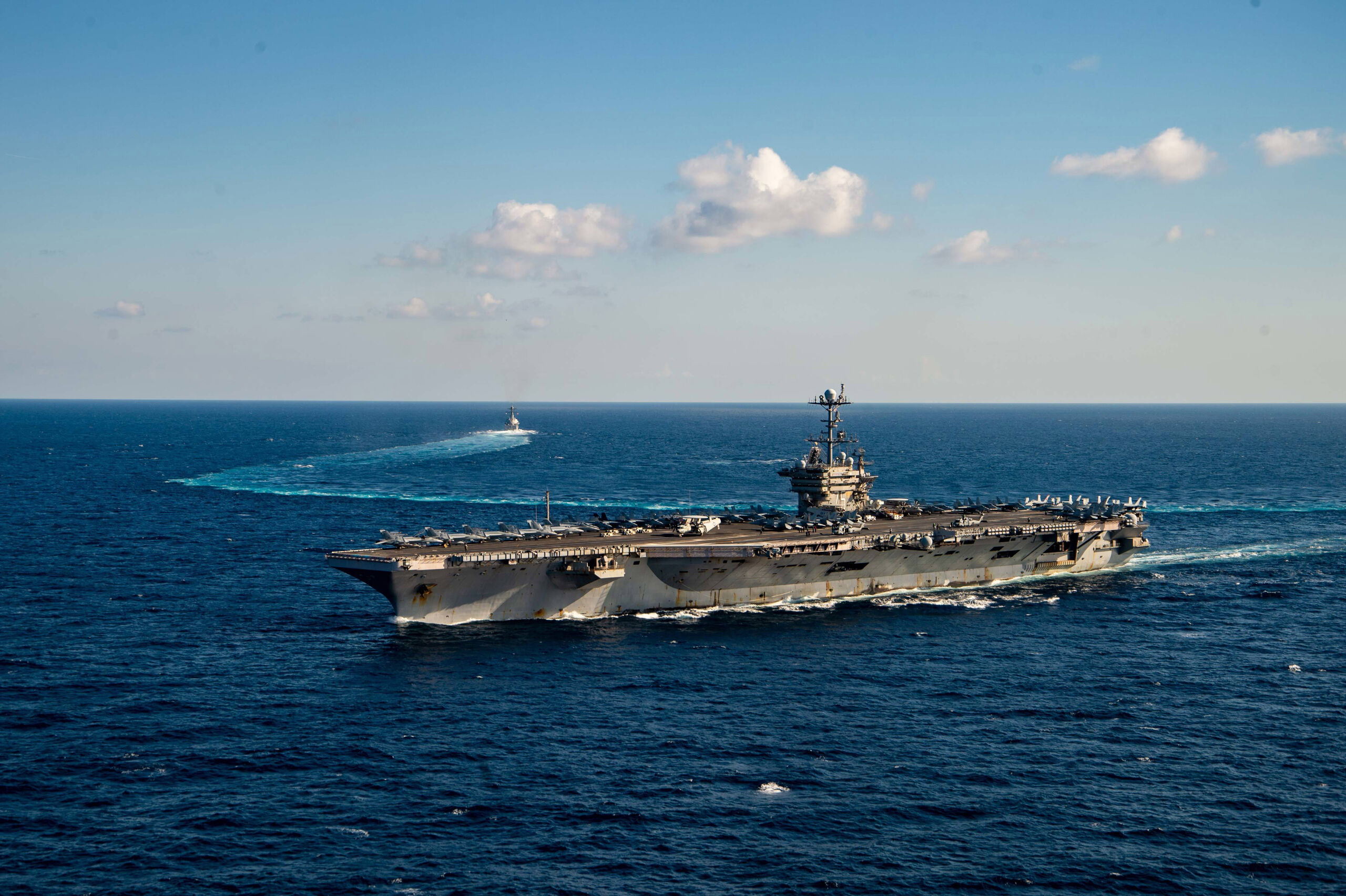 Vliegkampschip USS Harry S Truman in de Adriatische Zee