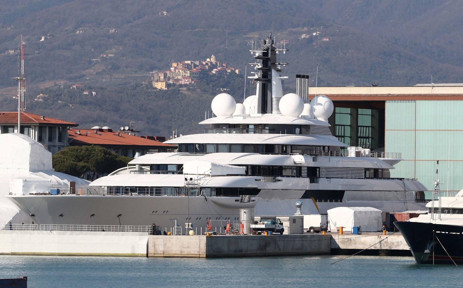 In Italia si rinnova un superyacht legato a Putin